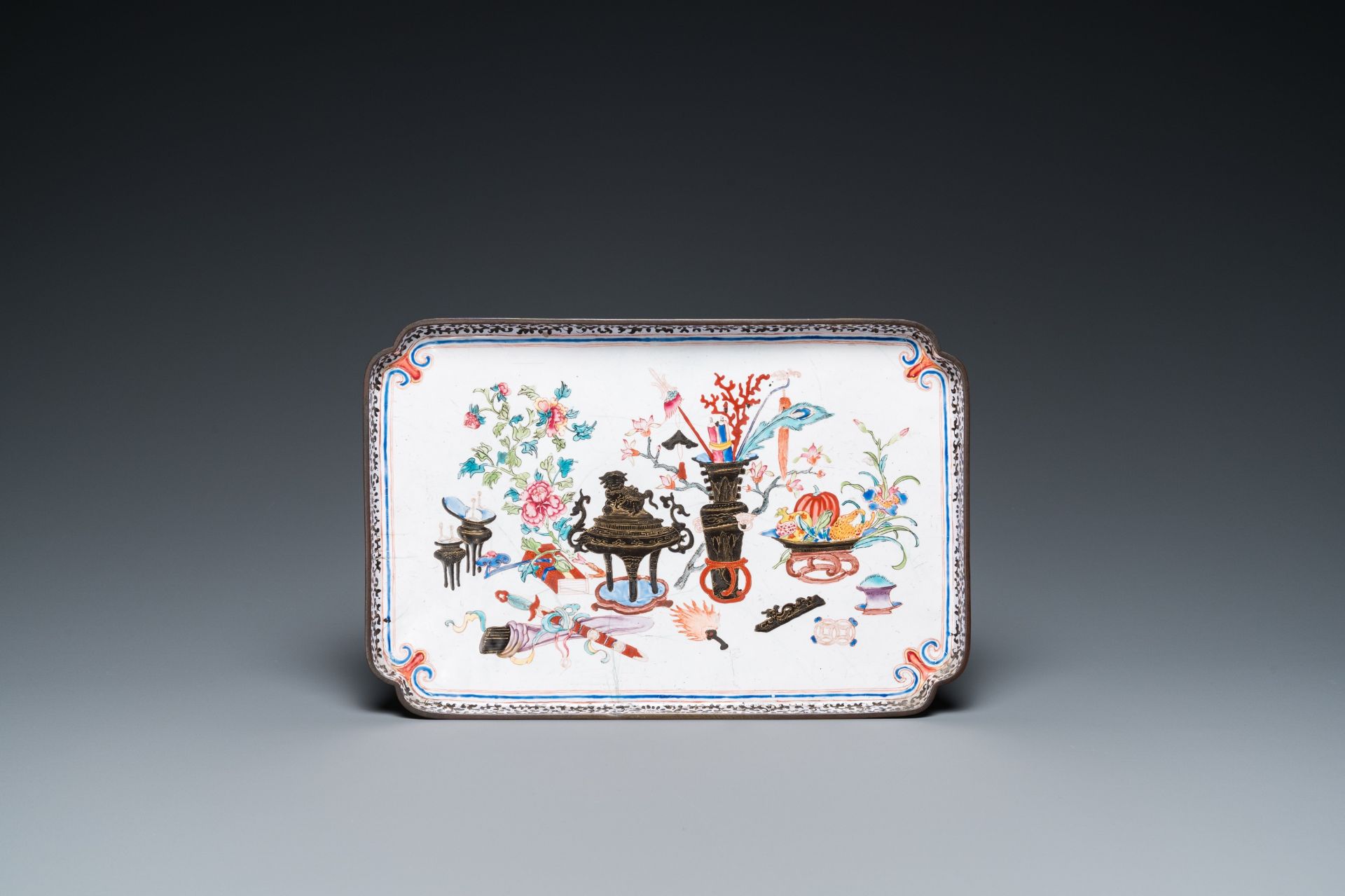 Two Chinese rectangular Canton enamel trays, Yongzheng/Qianlong - Image 9 of 11