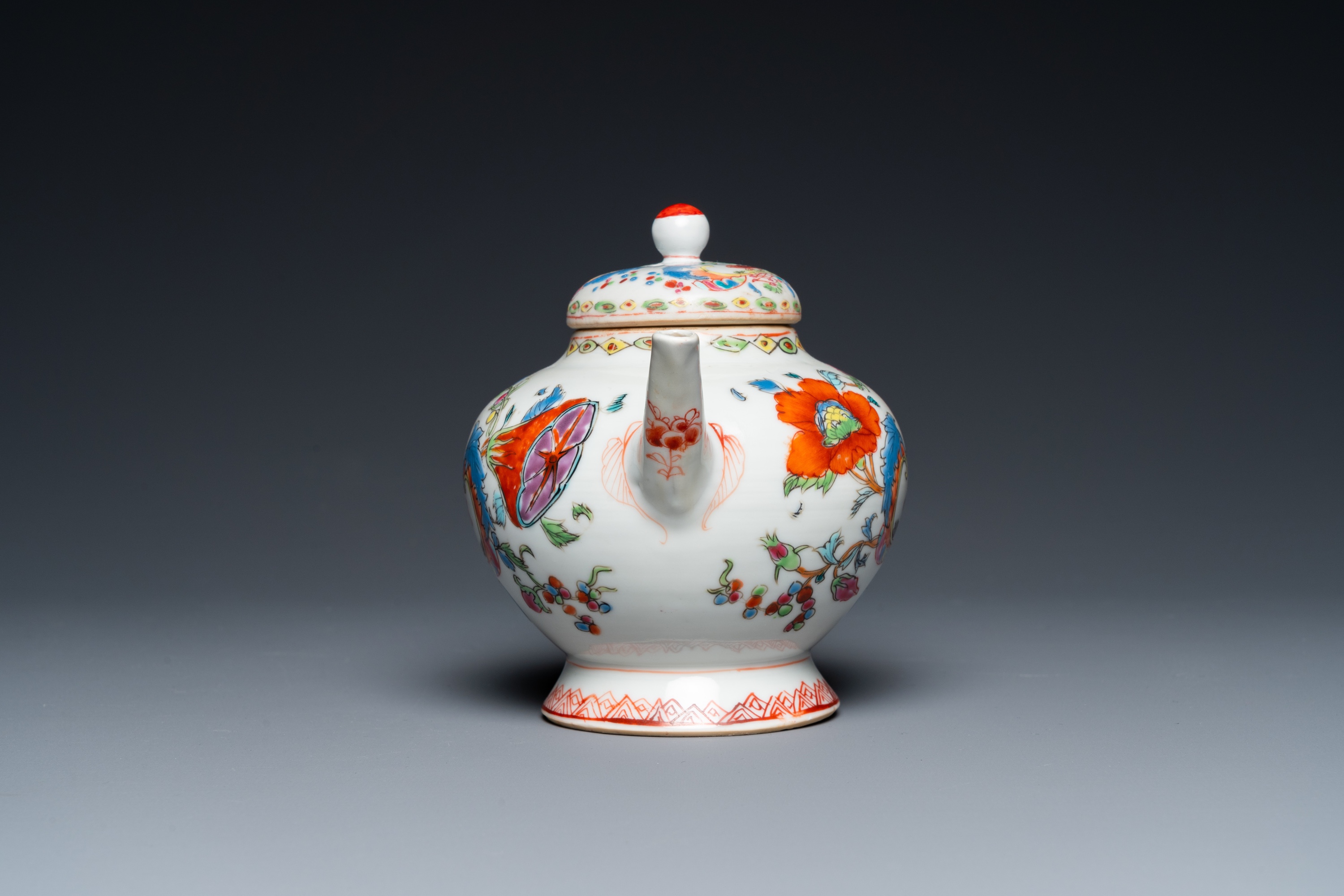 A Chinese famille rose 'Pompadour' teapot and cover, Qianlong - Image 5 of 32