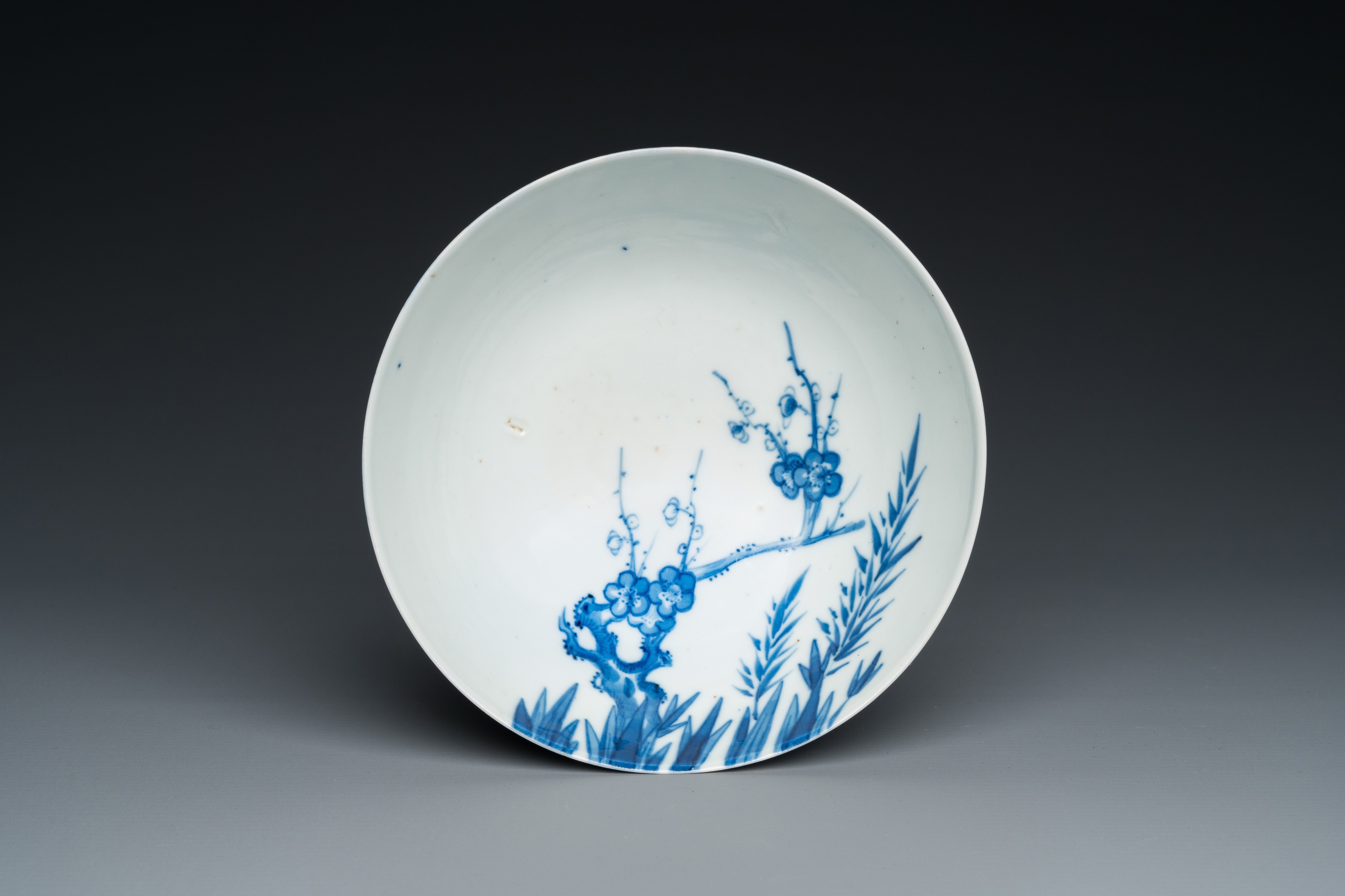 A Chinese blue and white 'Bleu de Hue' bowl for the Vietnamese market, Nh__c th‰m tr‰n tˆng mark ___ - Image 6 of 14