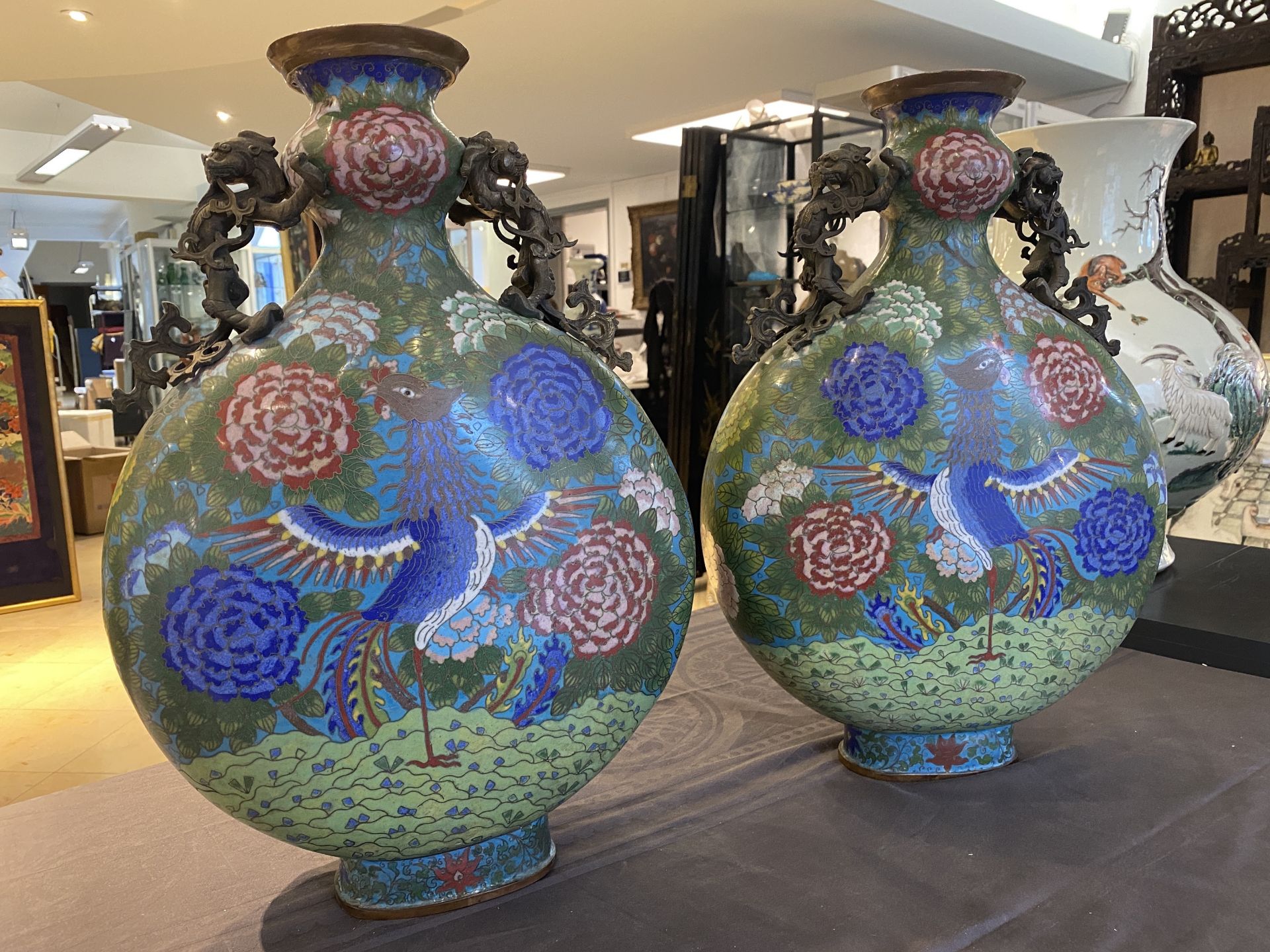 A pair of Chinese cloisonnŽ 'moonflask' vases, bianhu, Jiaqing - Image 7 of 38