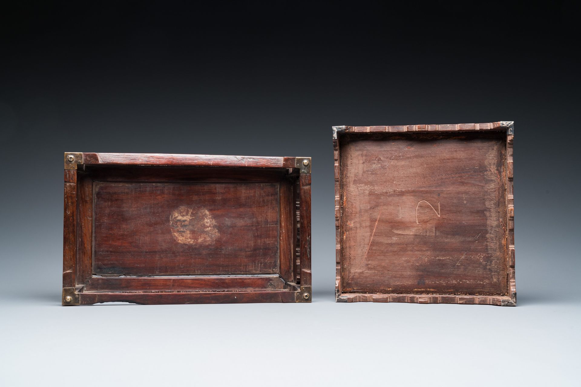 Two mother-of-pearl-inlaid wooden trays, two opium trays and an oval frame, China and/or Vietnam, 19 - Bild 9 aus 9