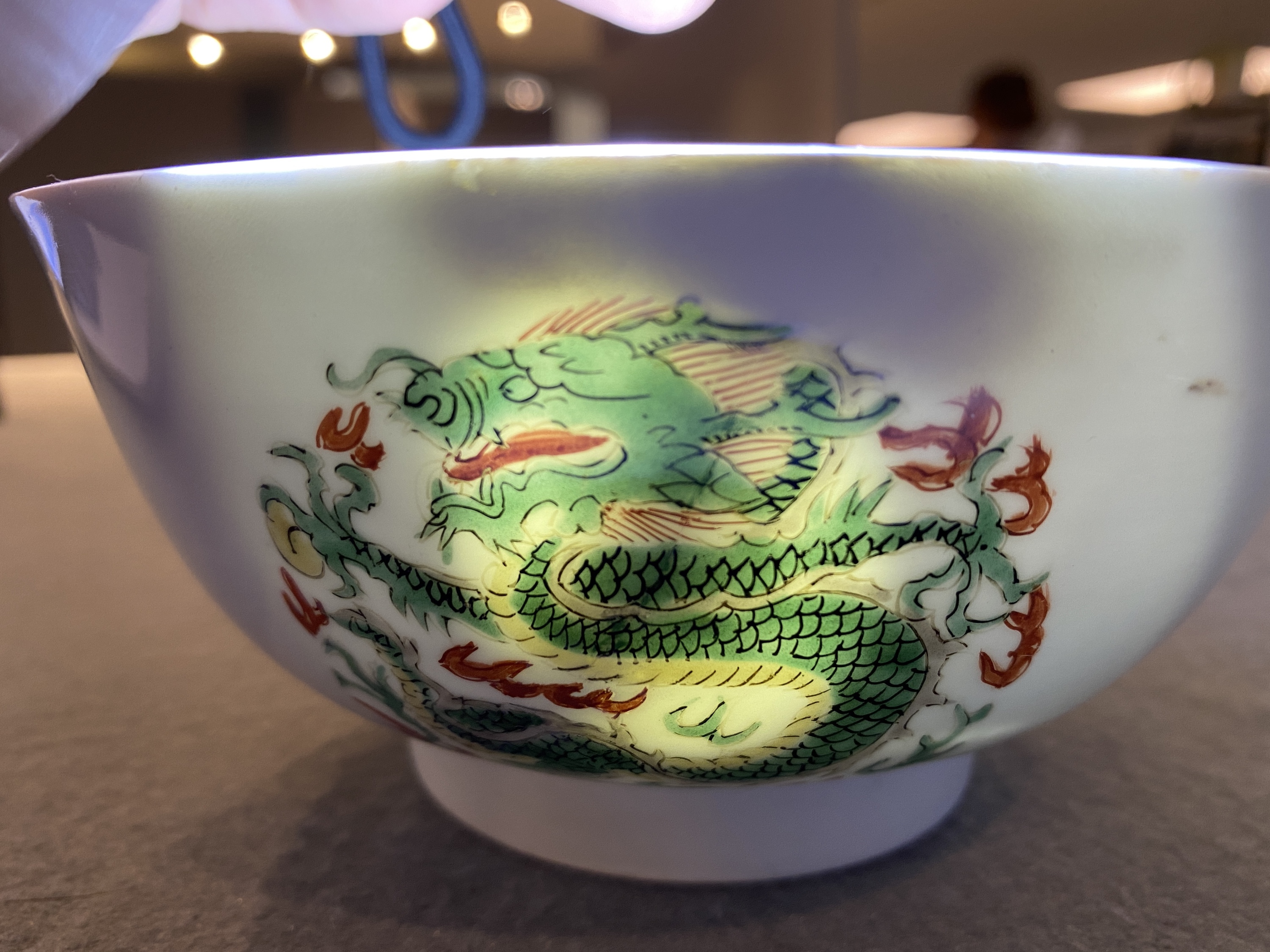 A rare Chinese famille verte 'dragon' bowl, Chenghua mark, Kangxi - Image 18 of 24