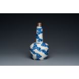 A Chinese blue and white 'Bleu de Hue' vase for the Vietnamese market, Tho mark, 18/19th C.