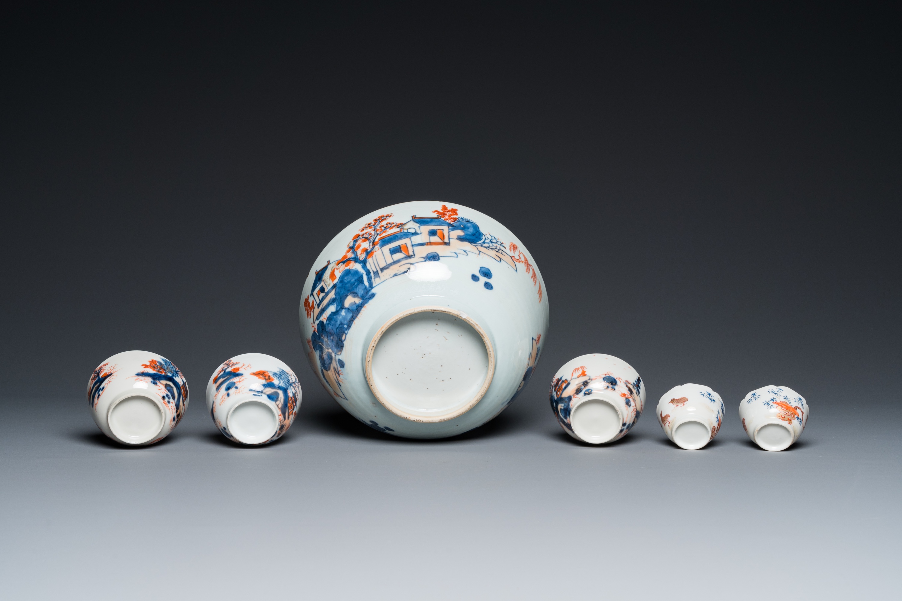 An extensive collection of mostly blue and white Chinese porcelain, Kangxi and later - Image 17 of 17