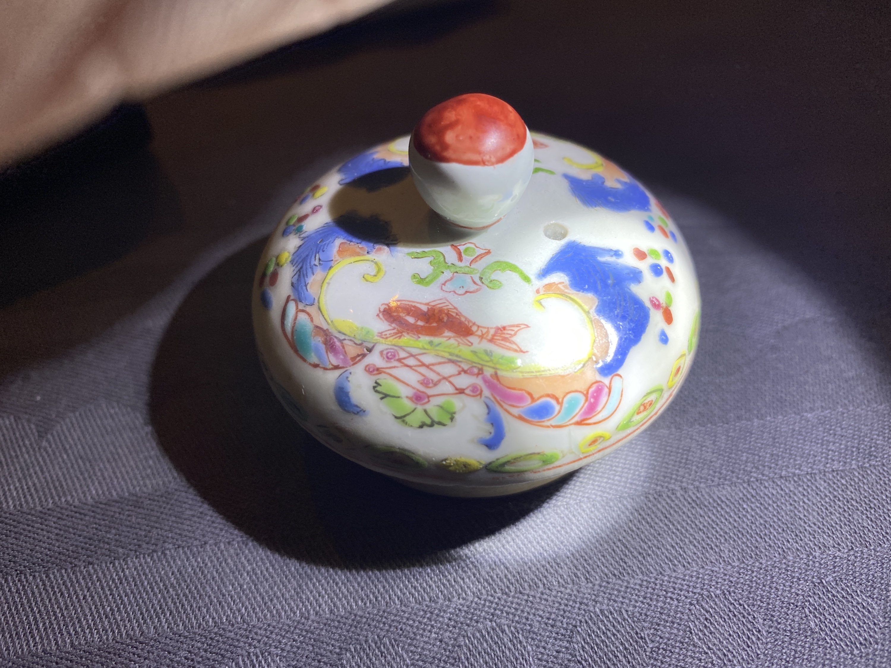 A Chinese famille rose 'Pompadour' teapot and cover, Qianlong - Image 17 of 32