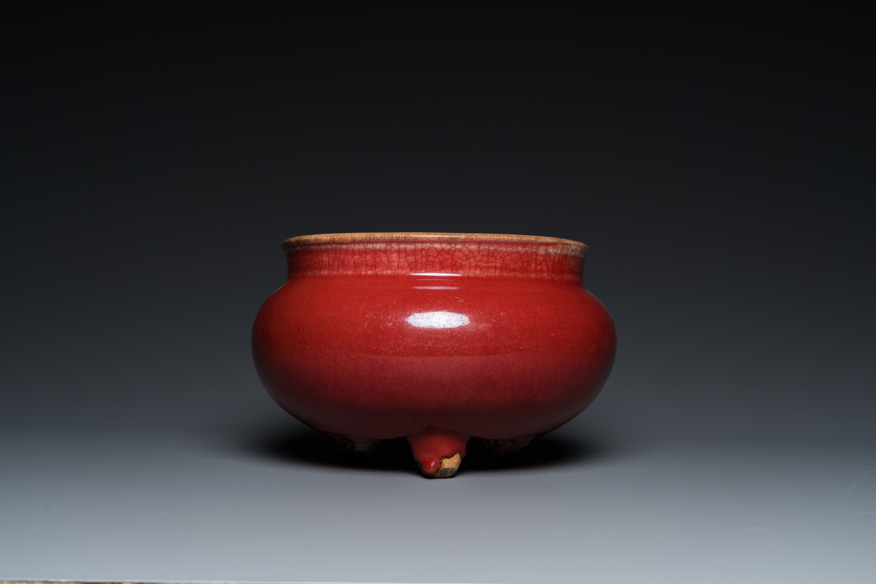 A Chinese sang-de-boeuf-glazed tripod censer, 18/19th C. - Image 4 of 7