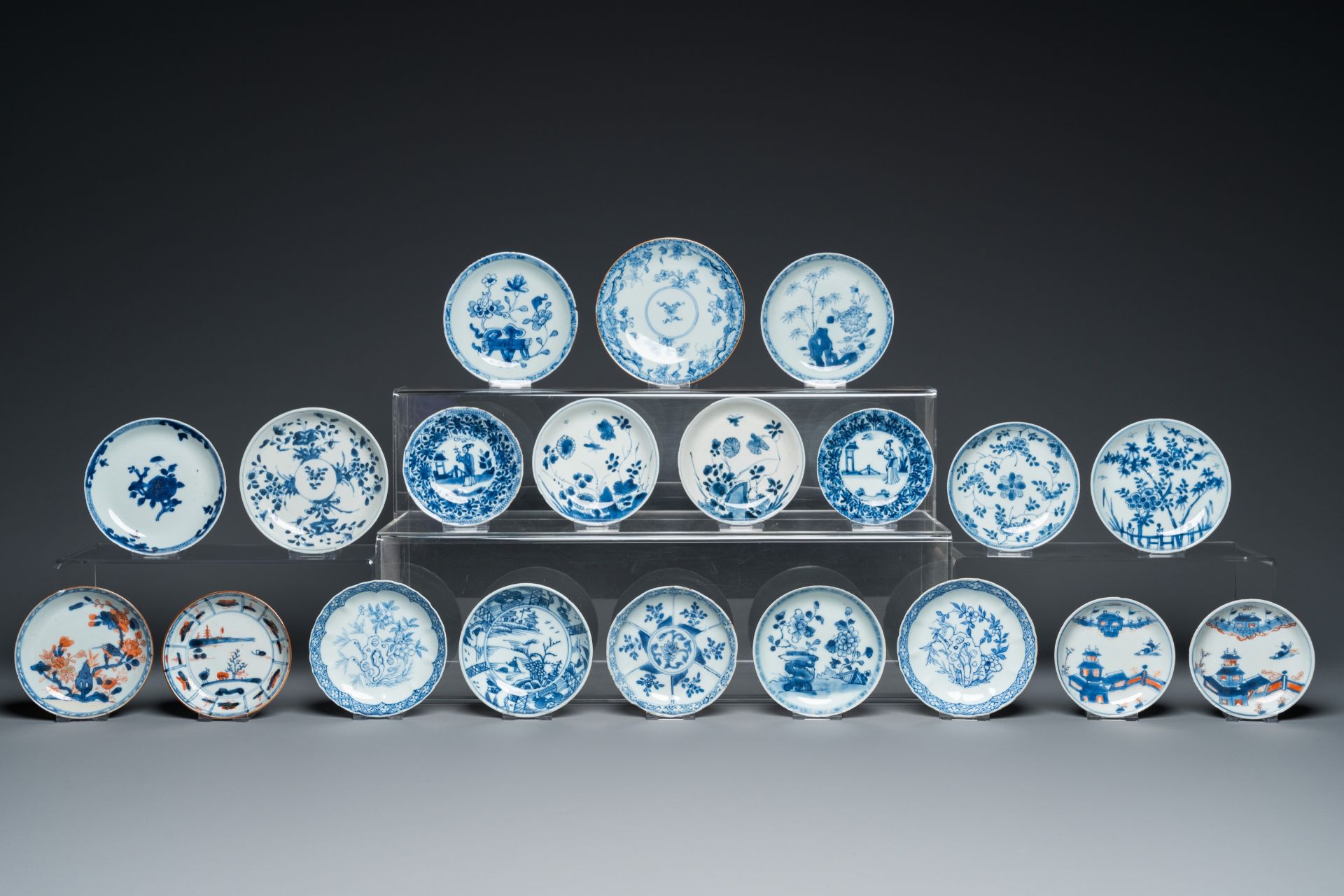 44 Chinese blue, white, famille rose and Imari-style cups and 62 saucers, Kangxi and later - Image 2 of 19