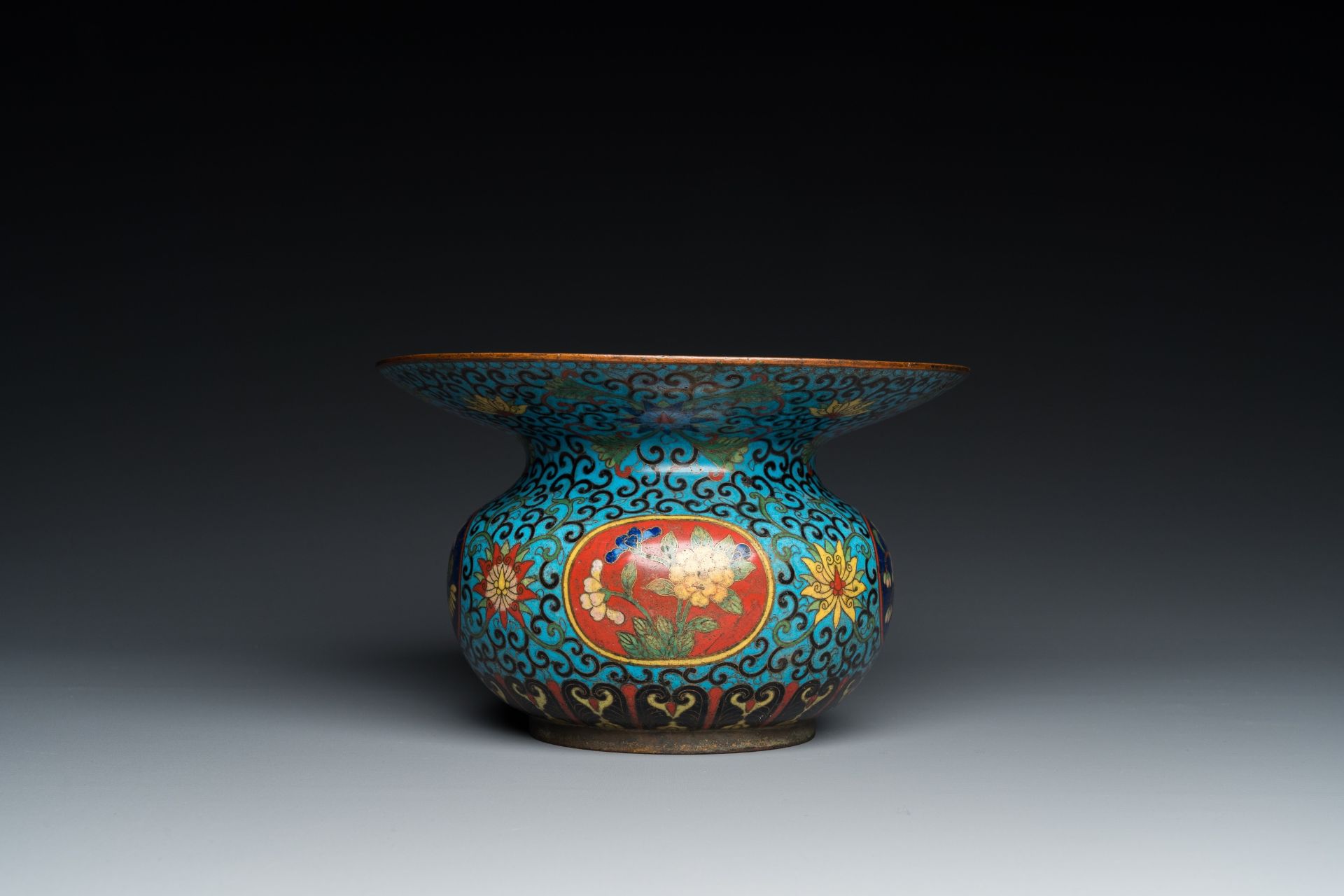 A Chinese cloisonnŽ spittoon or 'zhadou', Qianlong - Image 3 of 7
