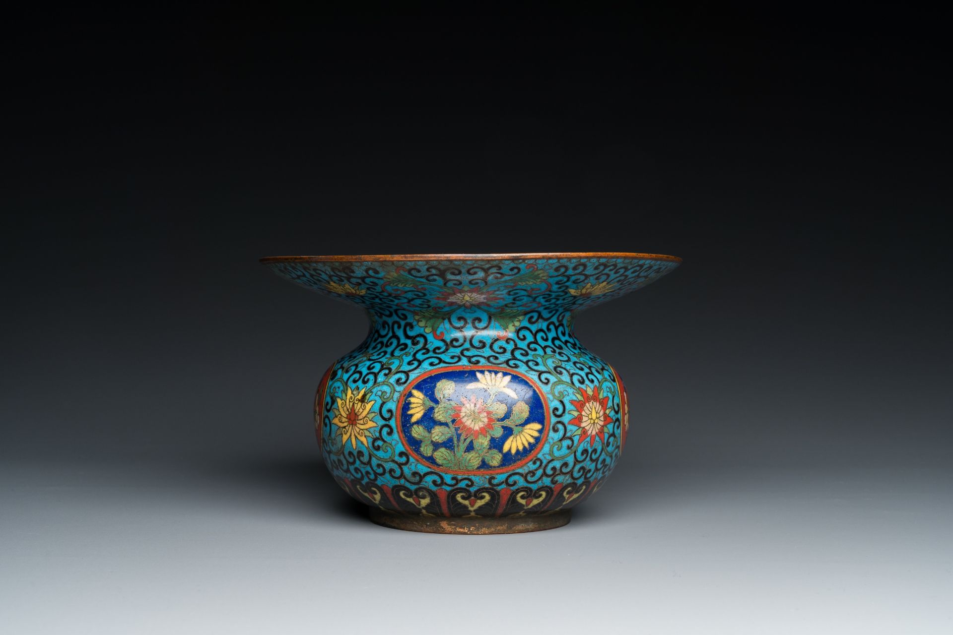 A Chinese cloisonnŽ spittoon or 'zhadou', Qianlong - Image 2 of 7