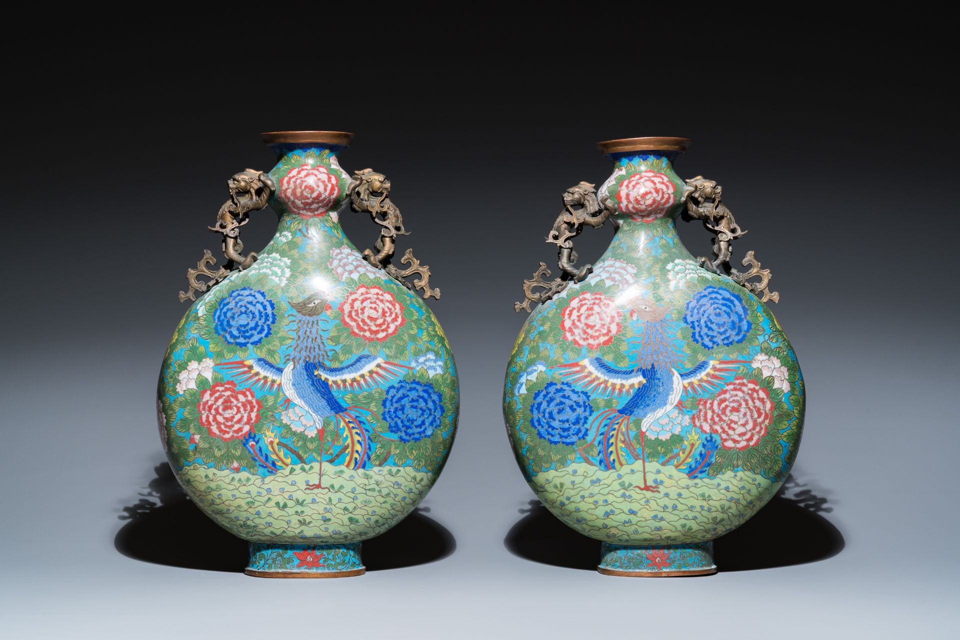 A pair of Chinese cloisonnŽ 'moonflask' vases, bianhu, Jiaqing - Image 3 of 38