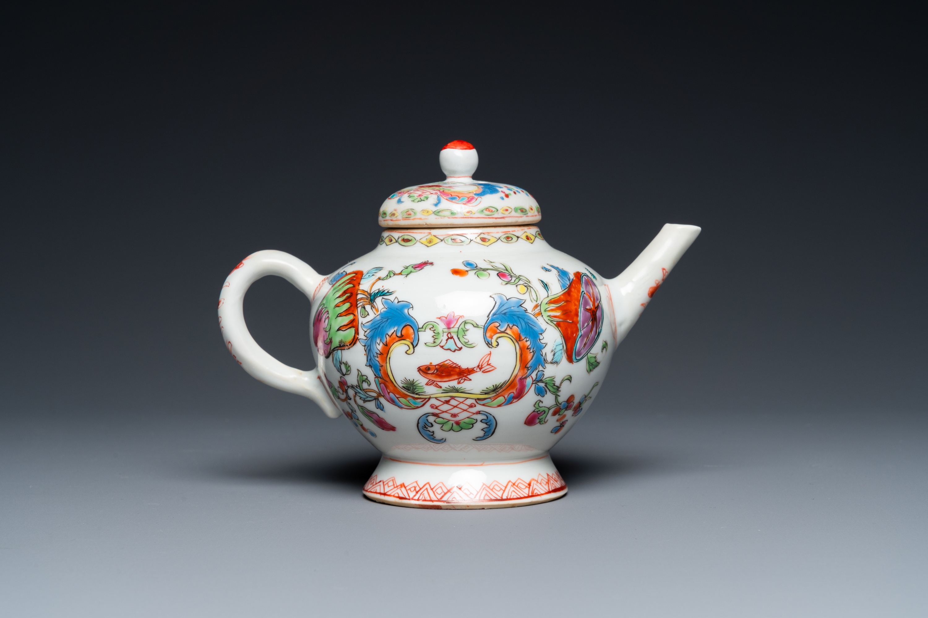 A Chinese famille rose 'Pompadour' teapot and cover, Qianlong - Image 4 of 32