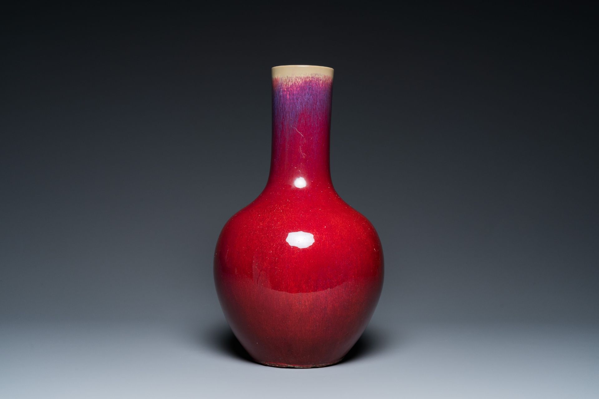A Chinese flambŽ-glazed bottle vase, 19th C. - Bild 3 aus 19
