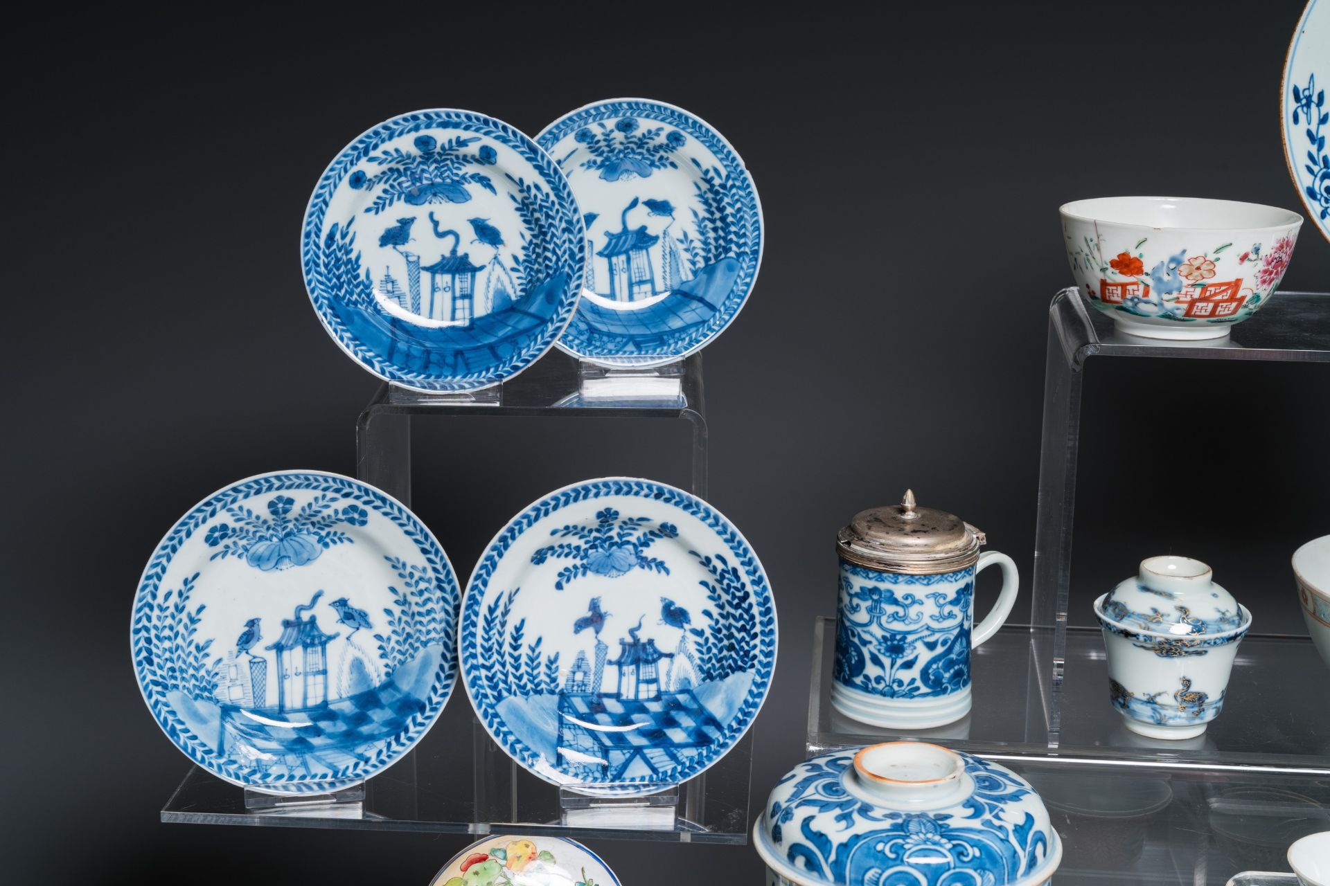 A varied collection of Chinese porcelain, Kangxi and later - Bild 8 aus 14