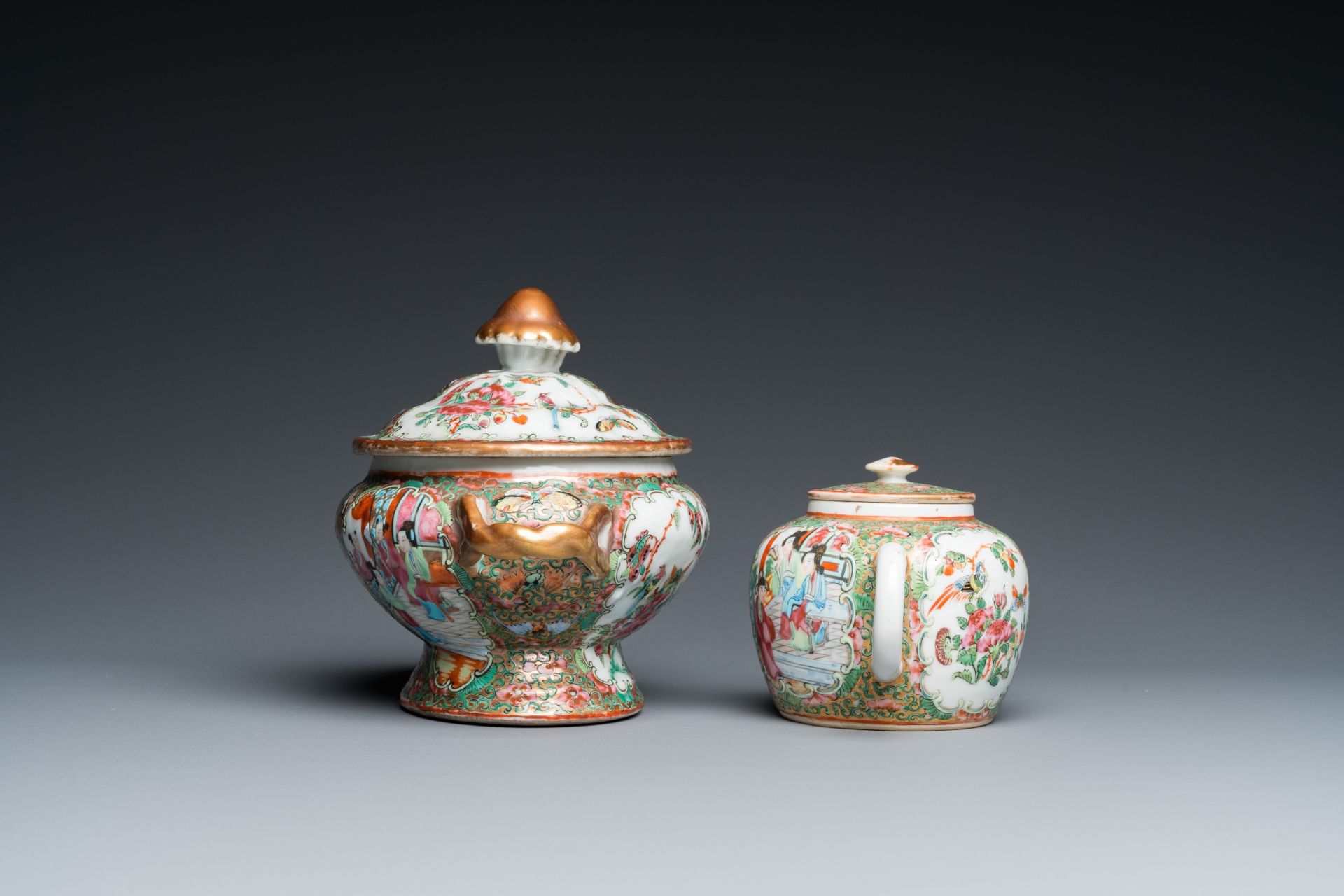 A varied collection of Chinese Canton famille rose porcelain, 19th C. - Image 13 of 15