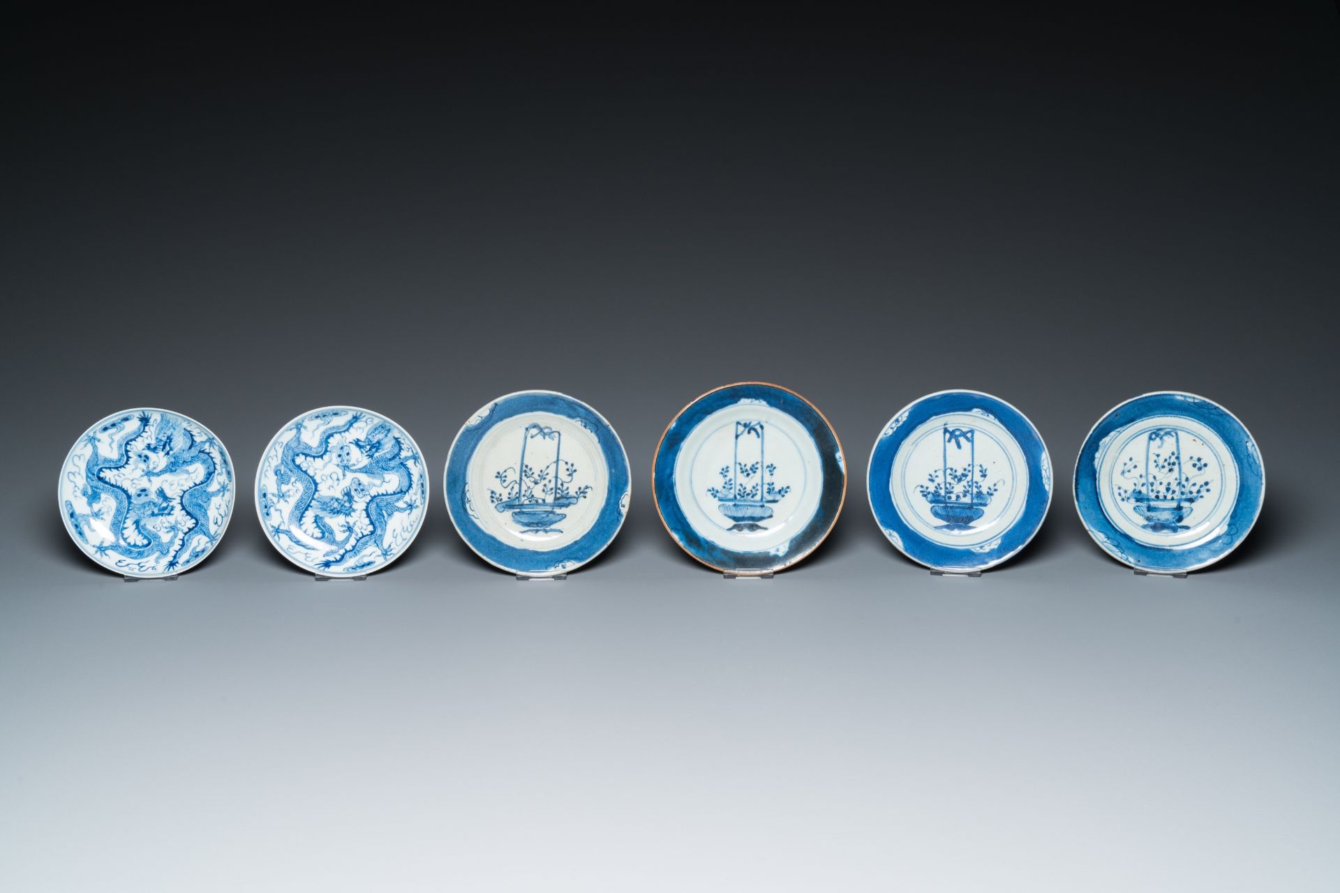 13 pieces of blue and white Chinese porcelain, 18/20th C. - Image 4 of 17