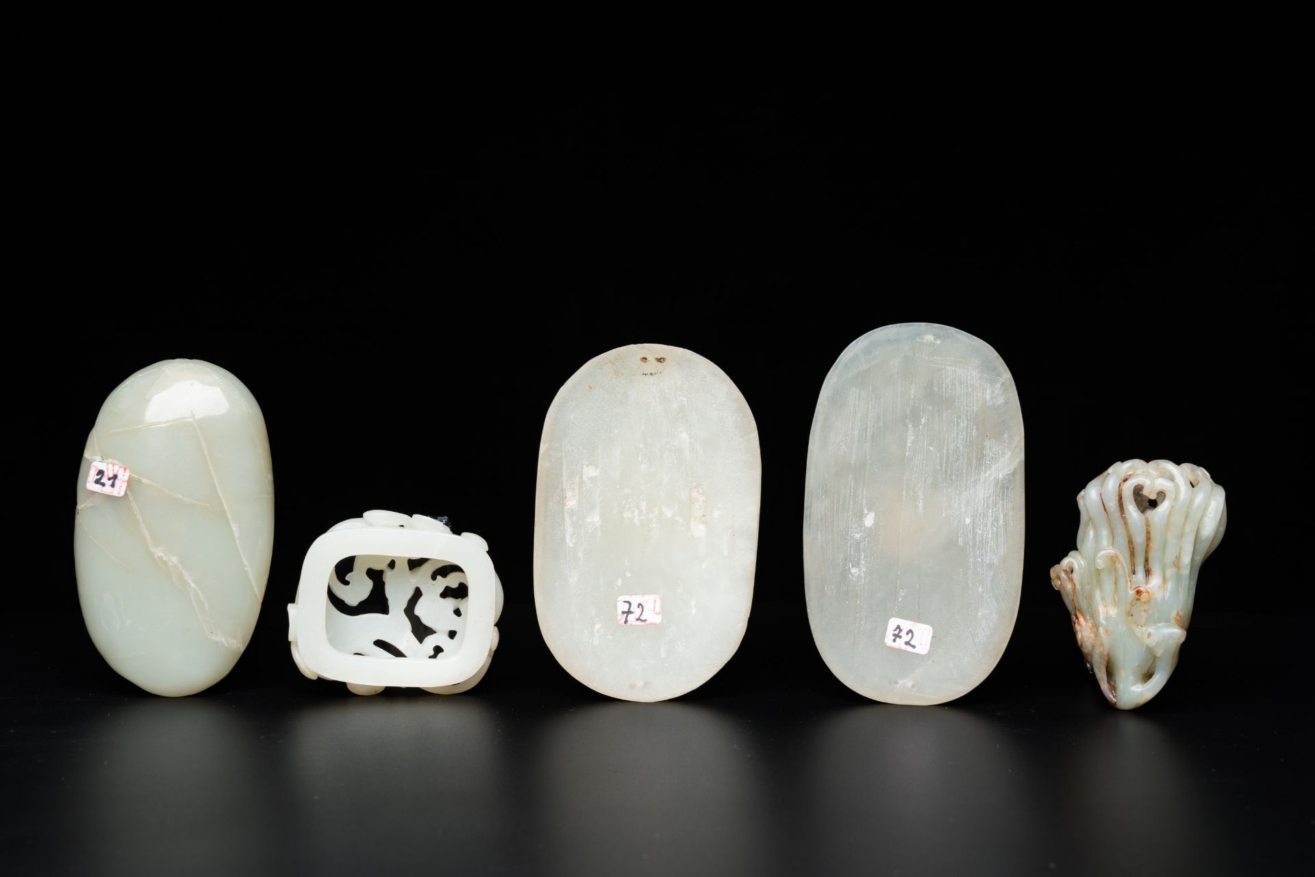 Five Chinese celadon and white jade carvings, 19/20th C. - Image 4 of 8