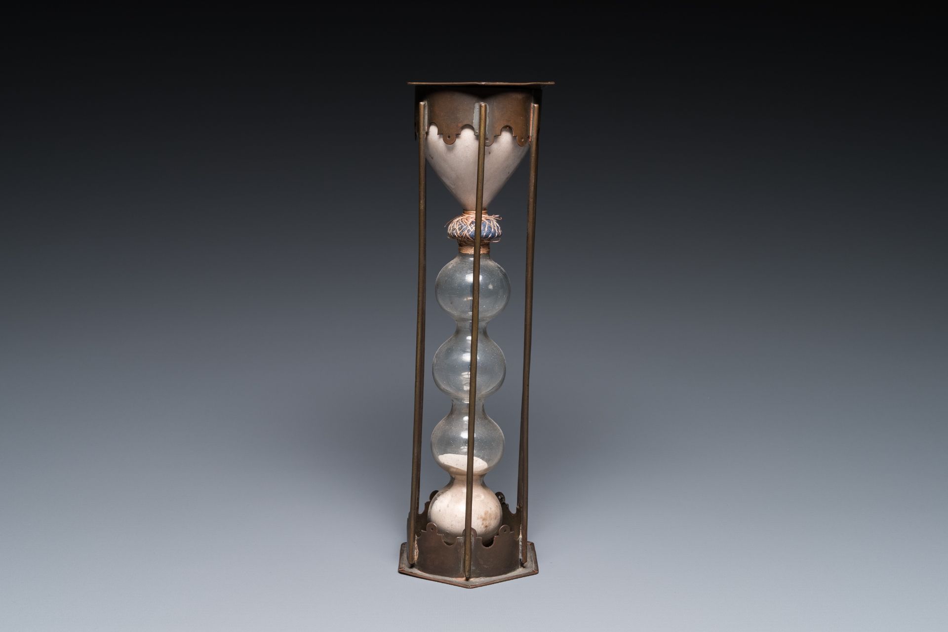 A copper-mounted glass hourglass, probably France, 1st half 18th C. - Image 5 of 7
