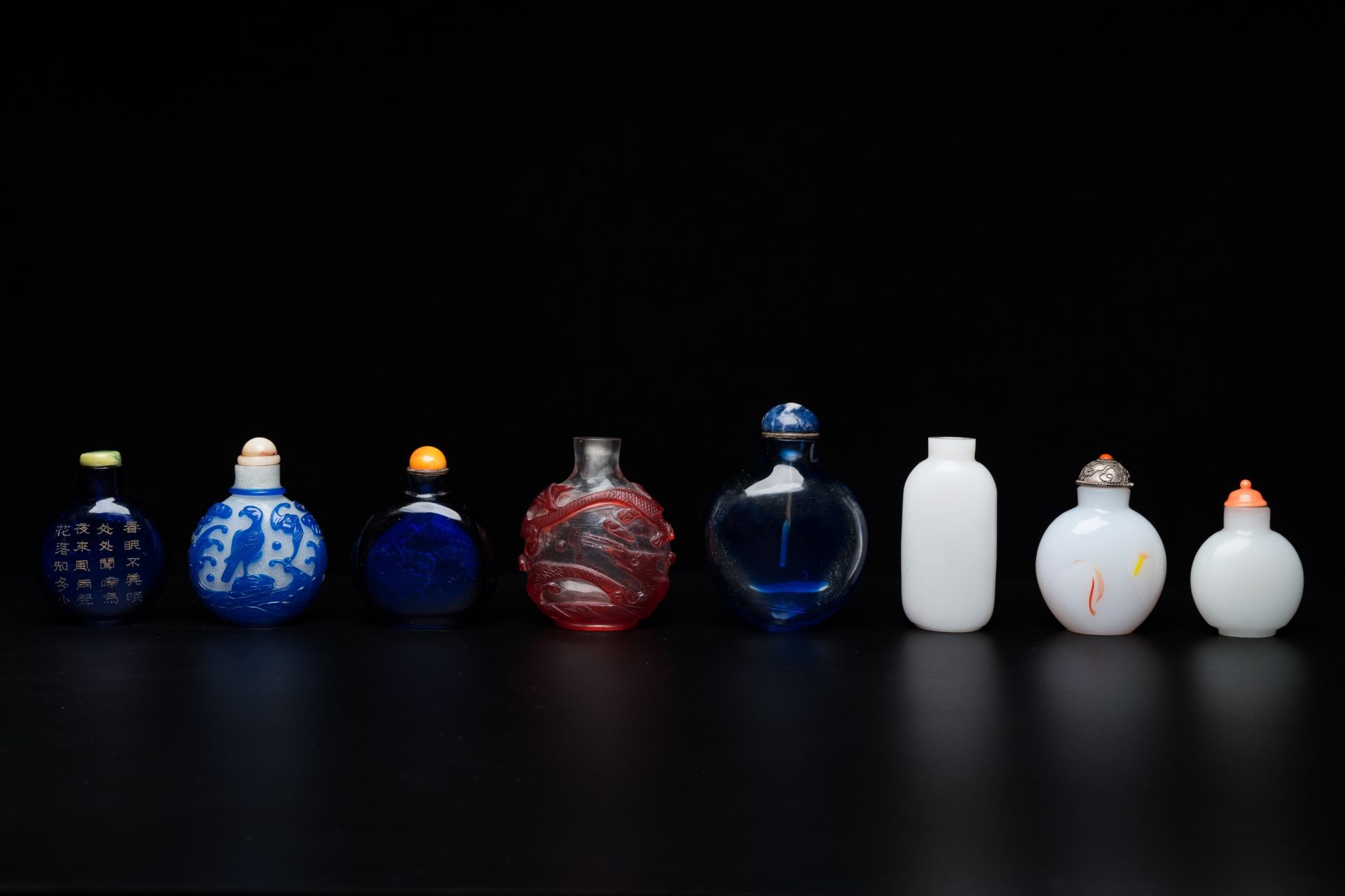 Eight Chinese glass snuff bottles, 19/20th C. - Image 2 of 9