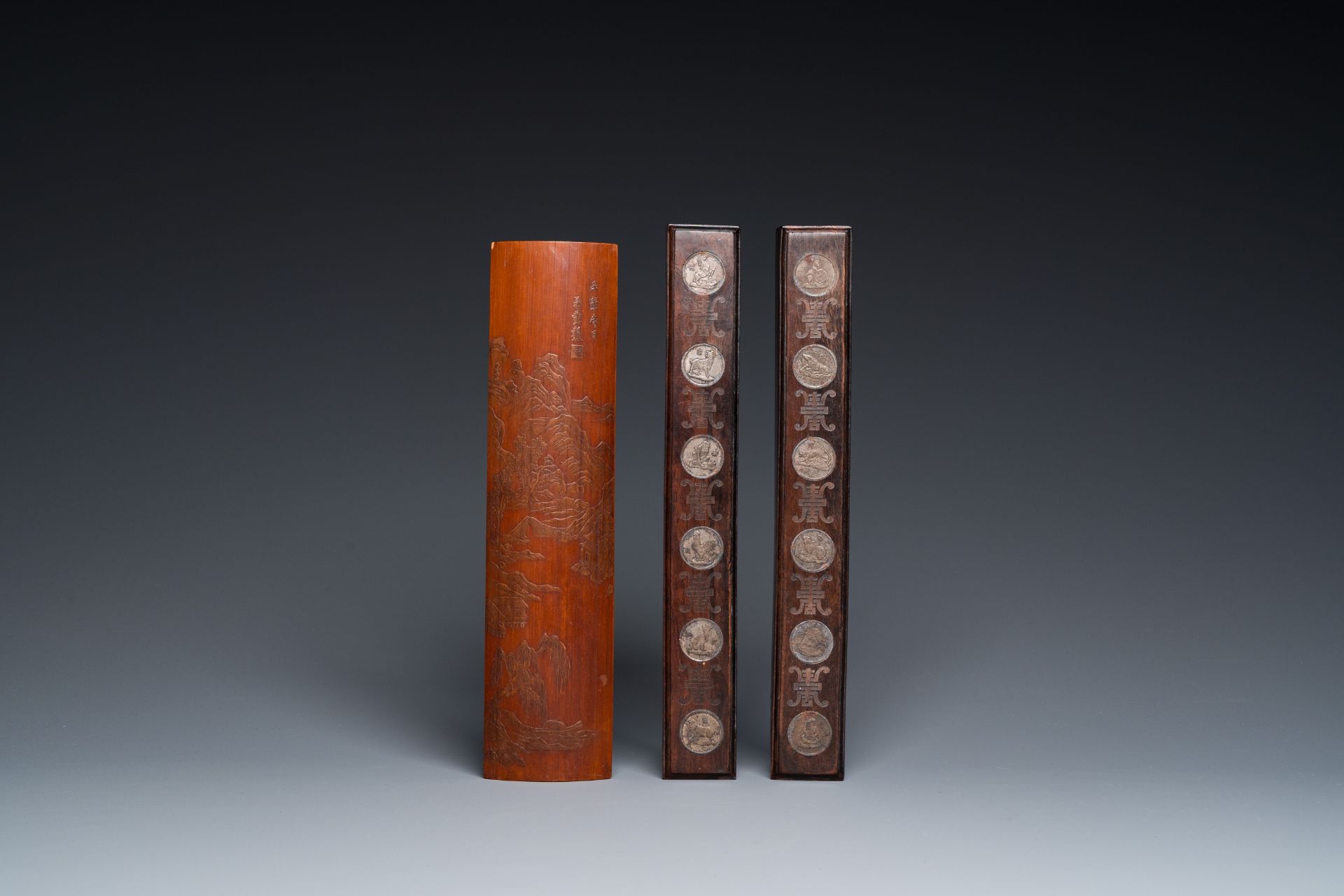 Five Chinese scholar's objects in bamboo, bone, inlaid wood and soapstone, 19/20th C. - Bild 2 aus 13