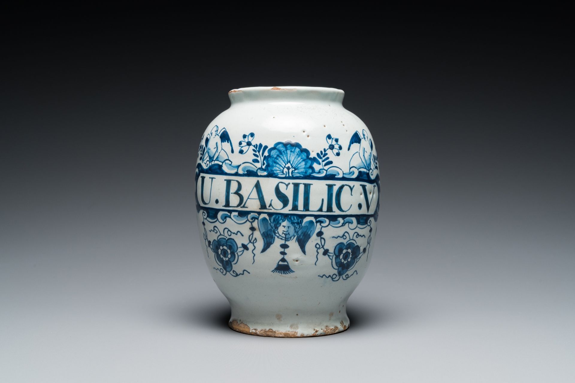 A blue and white English Delftware drug jar, probably London, 18th C. - Image 2 of 7