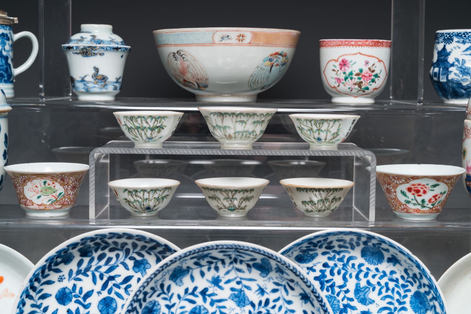 A varied collection of Chinese porcelain, Kangxi and later - Bild 11 aus 14