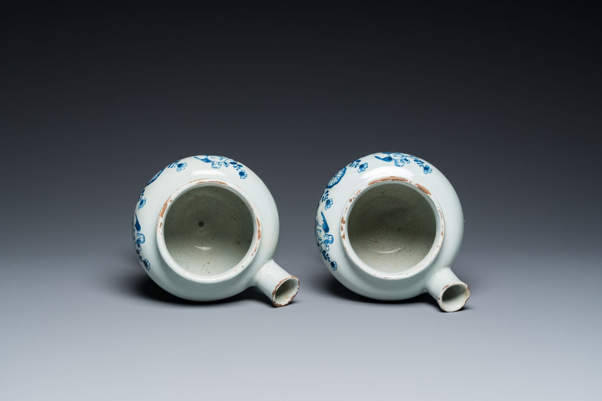 A pair of blue and white English Delftware wet drug jars, probably London, early 18th C. - Image 6 of 7
