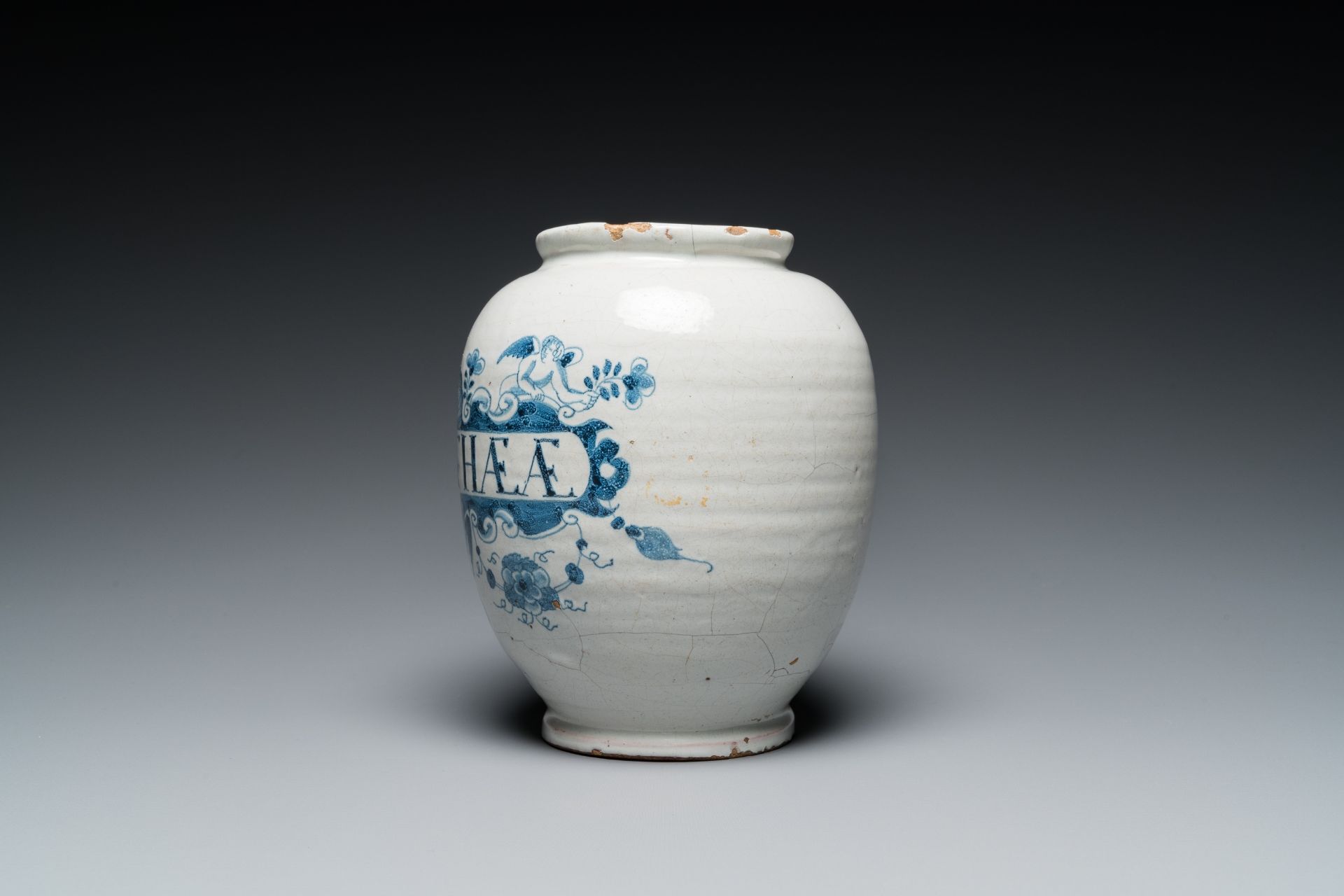 A blue and white English Delftware drug jar, probably London, 18th C. - Image 5 of 7