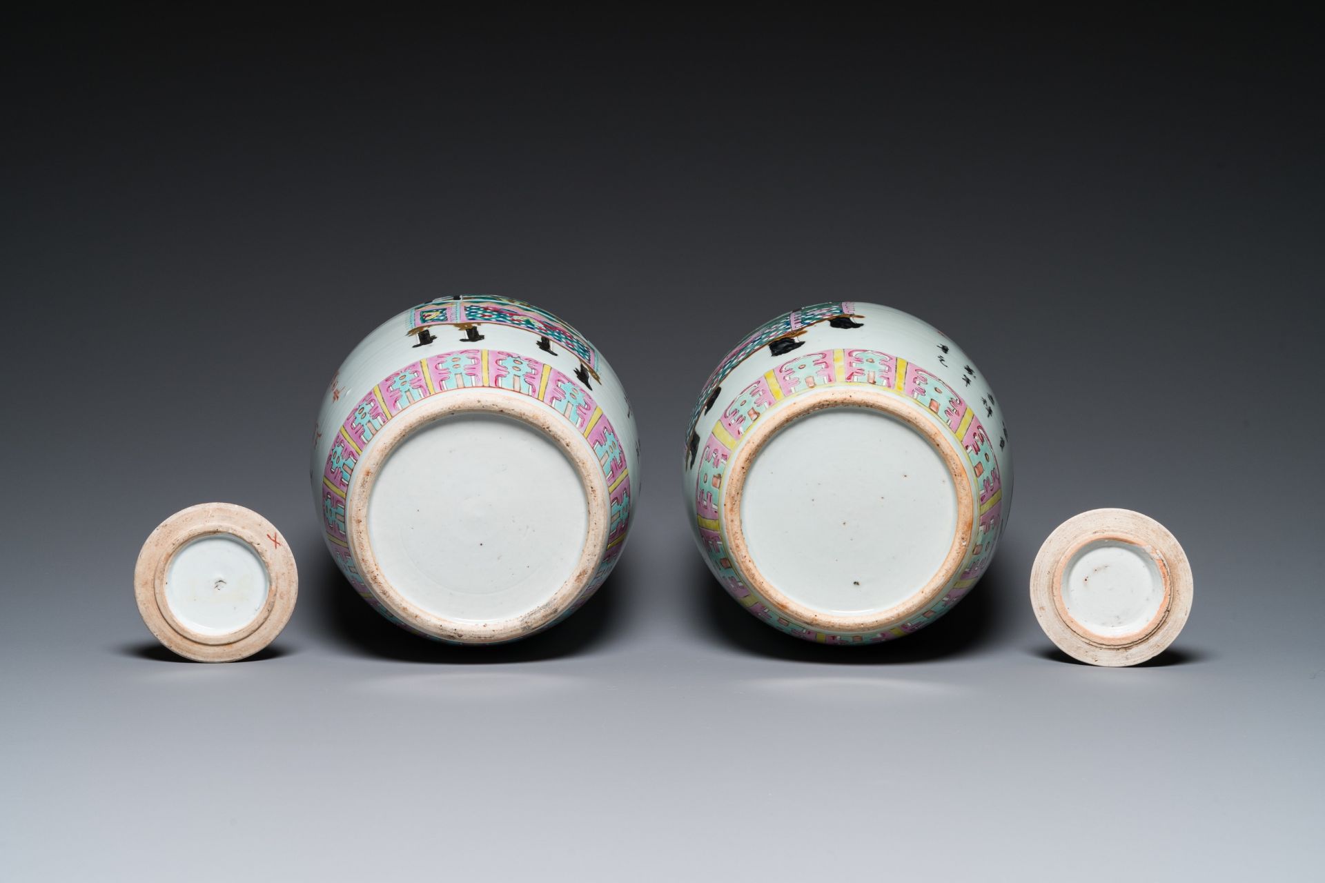 Two Chinese famille rose jars and covers with censers holding flowers, 19th C. - Image 6 of 6