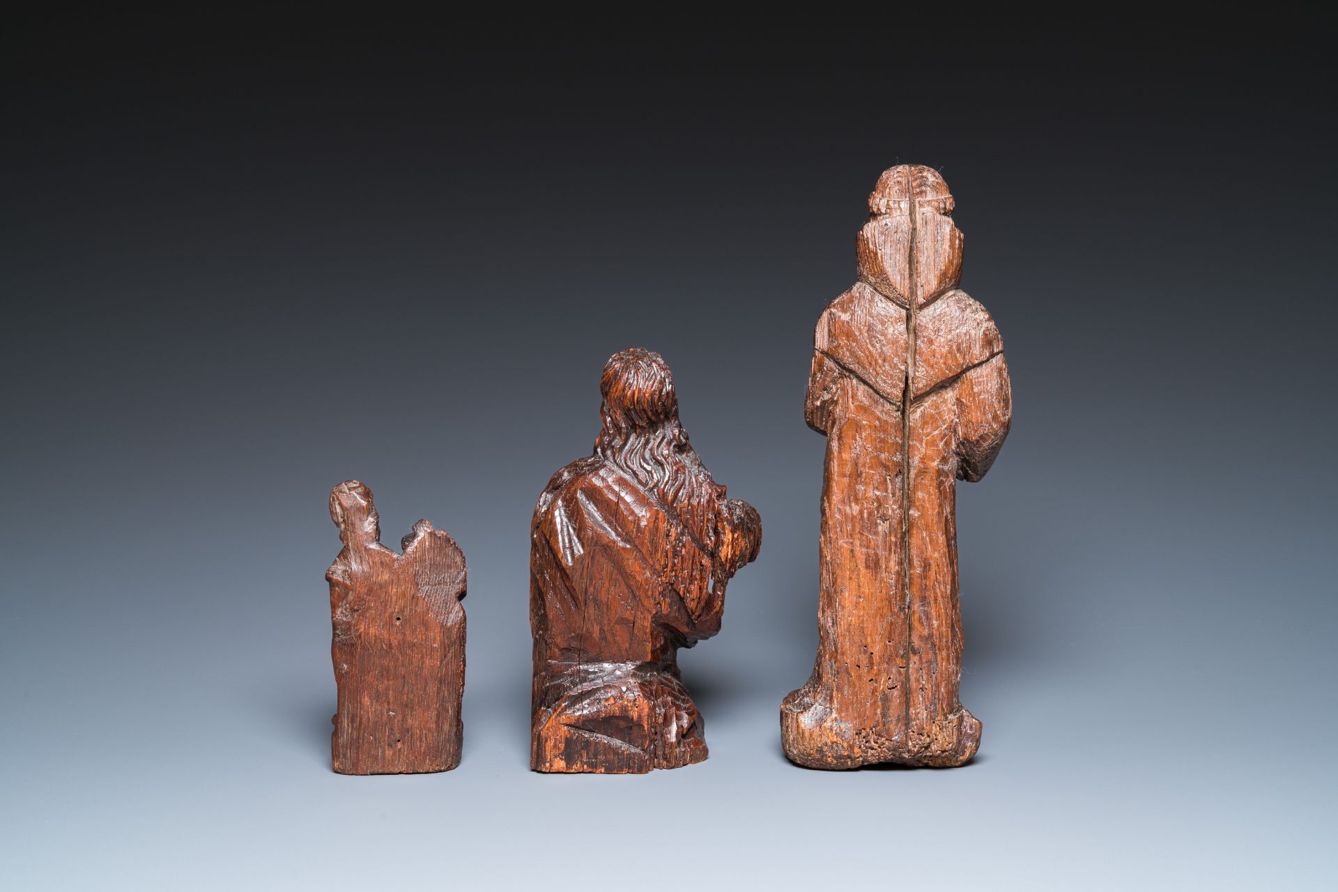 Four various religious wood sculptures, 16/17th C. - Bild 8 aus 11