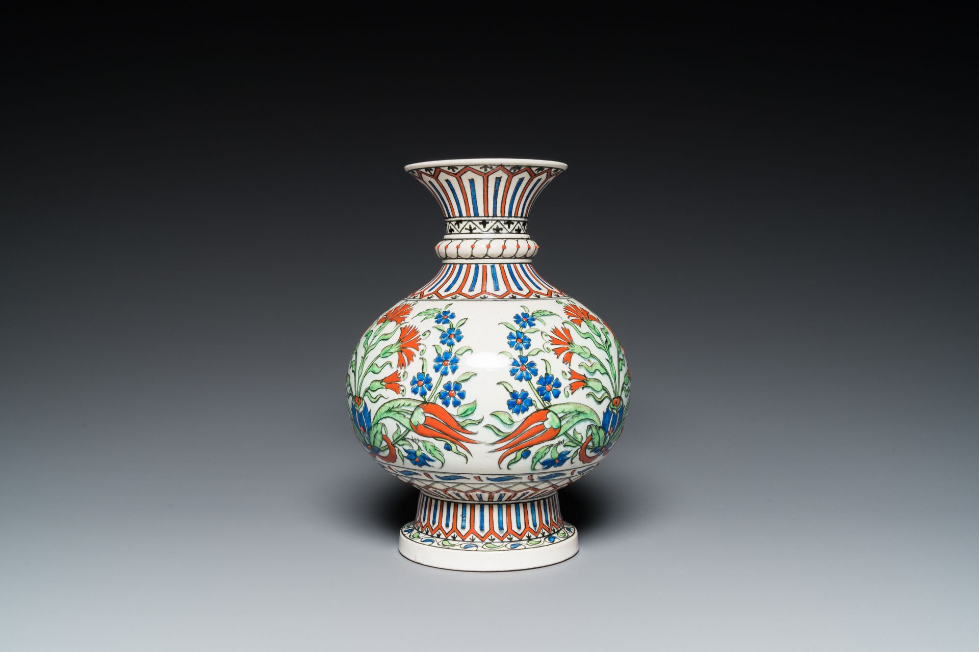An Iznik-style vase, Samson, France, 19th C. - Image 4 of 6