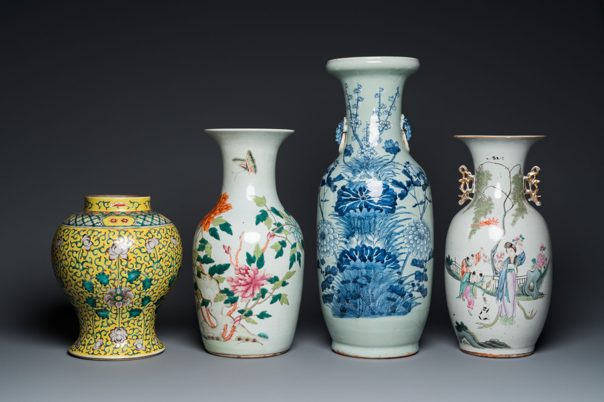 Four Chinese famille rose and celadon-ground vases, 19/20th C. - Bild 2 aus 7