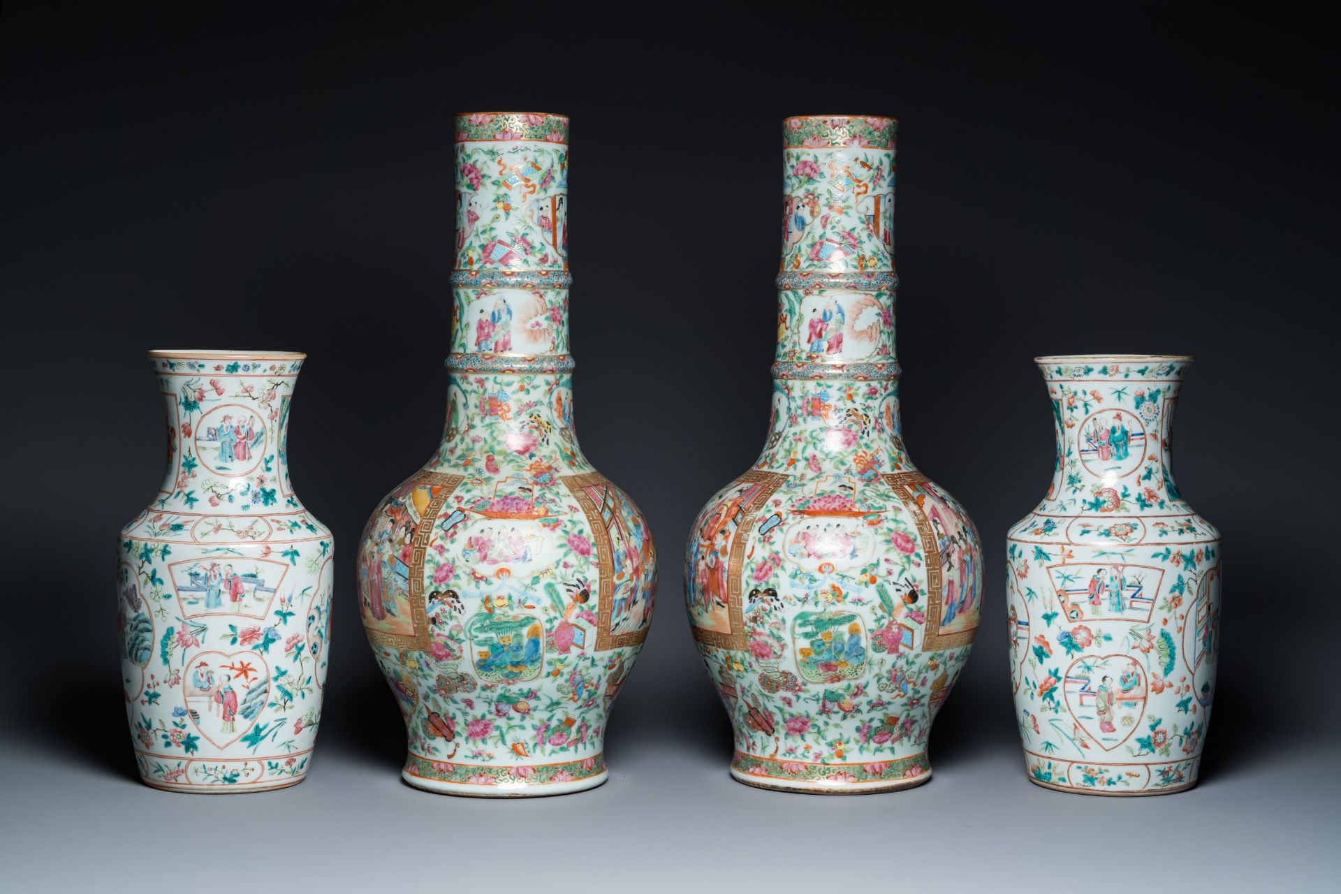 Two pairs of Chinese famille rose vases, 19th C. - Image 5 of 7