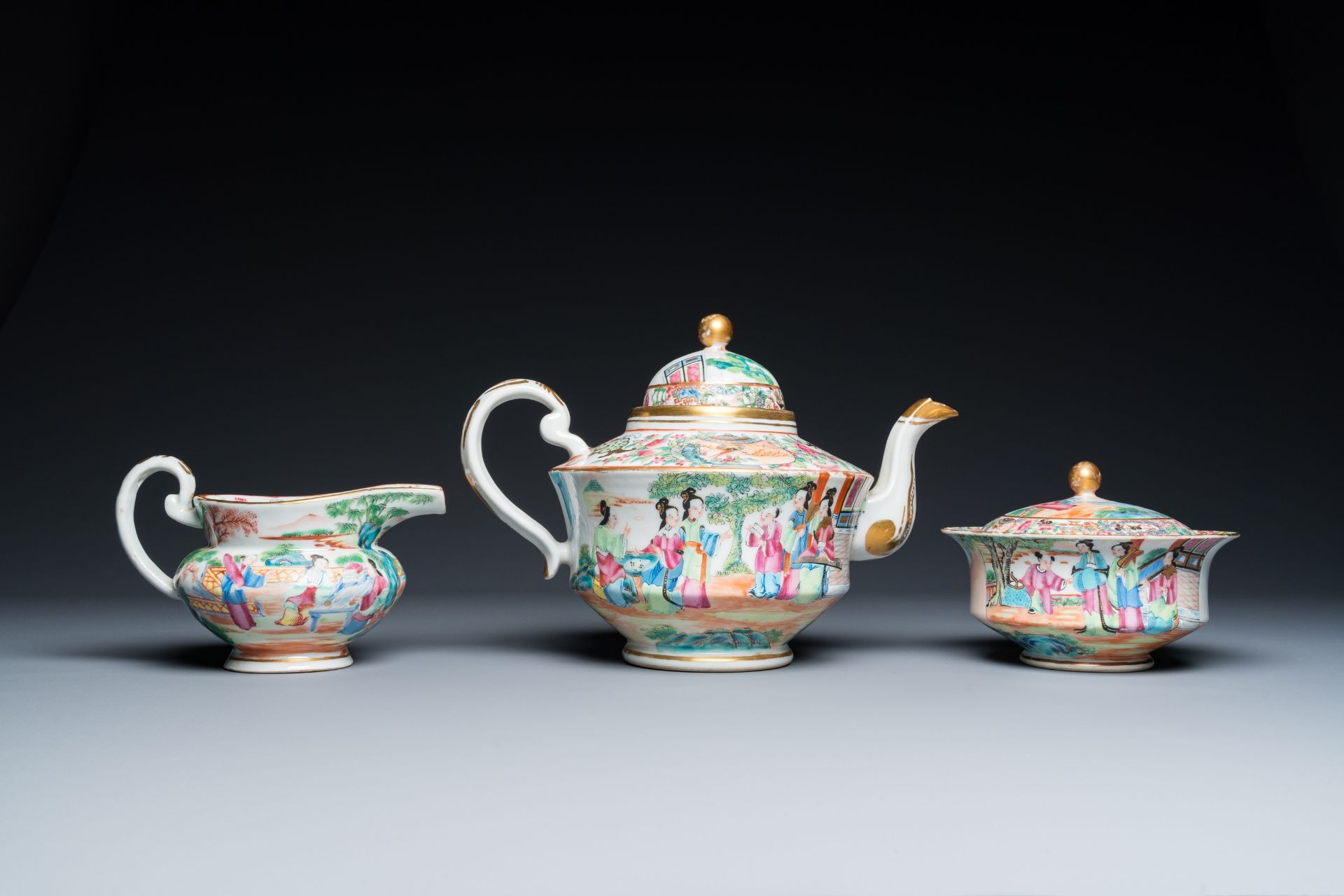 A Chinese Canton famille rose 24-piece tea service, 19th C. - Image 11 of 16