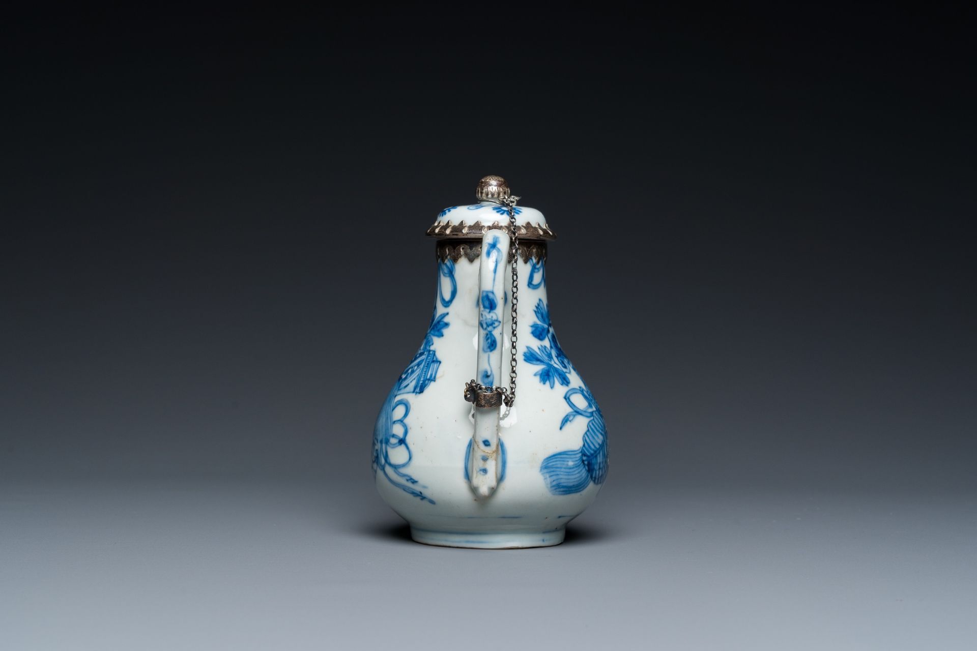 A Chinese blue and white teapot and cover with silver mounts, Kangxi - Image 3 of 7