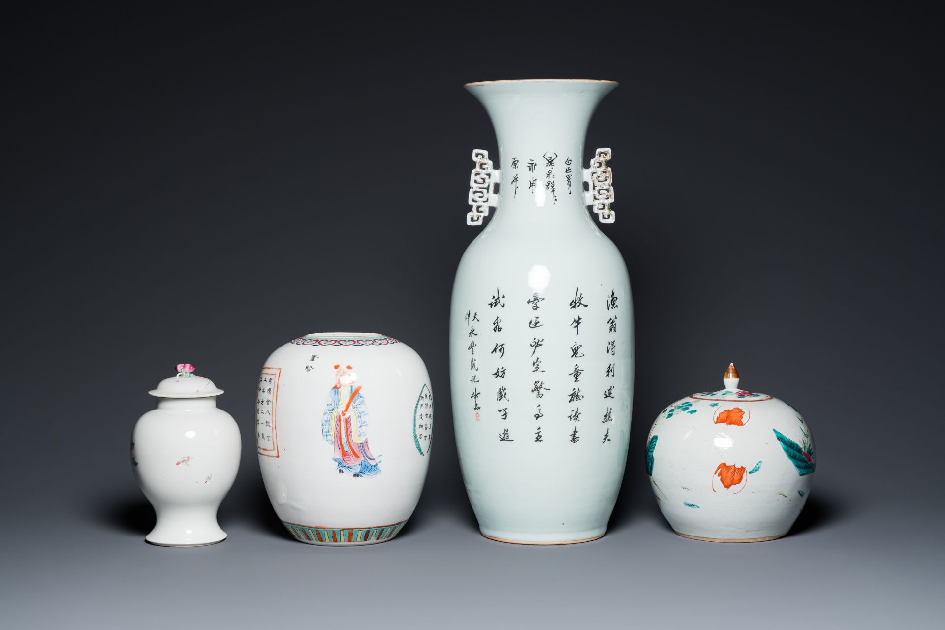 Four Chinese famille rose vases, 19/20th C. - Bild 4 aus 7