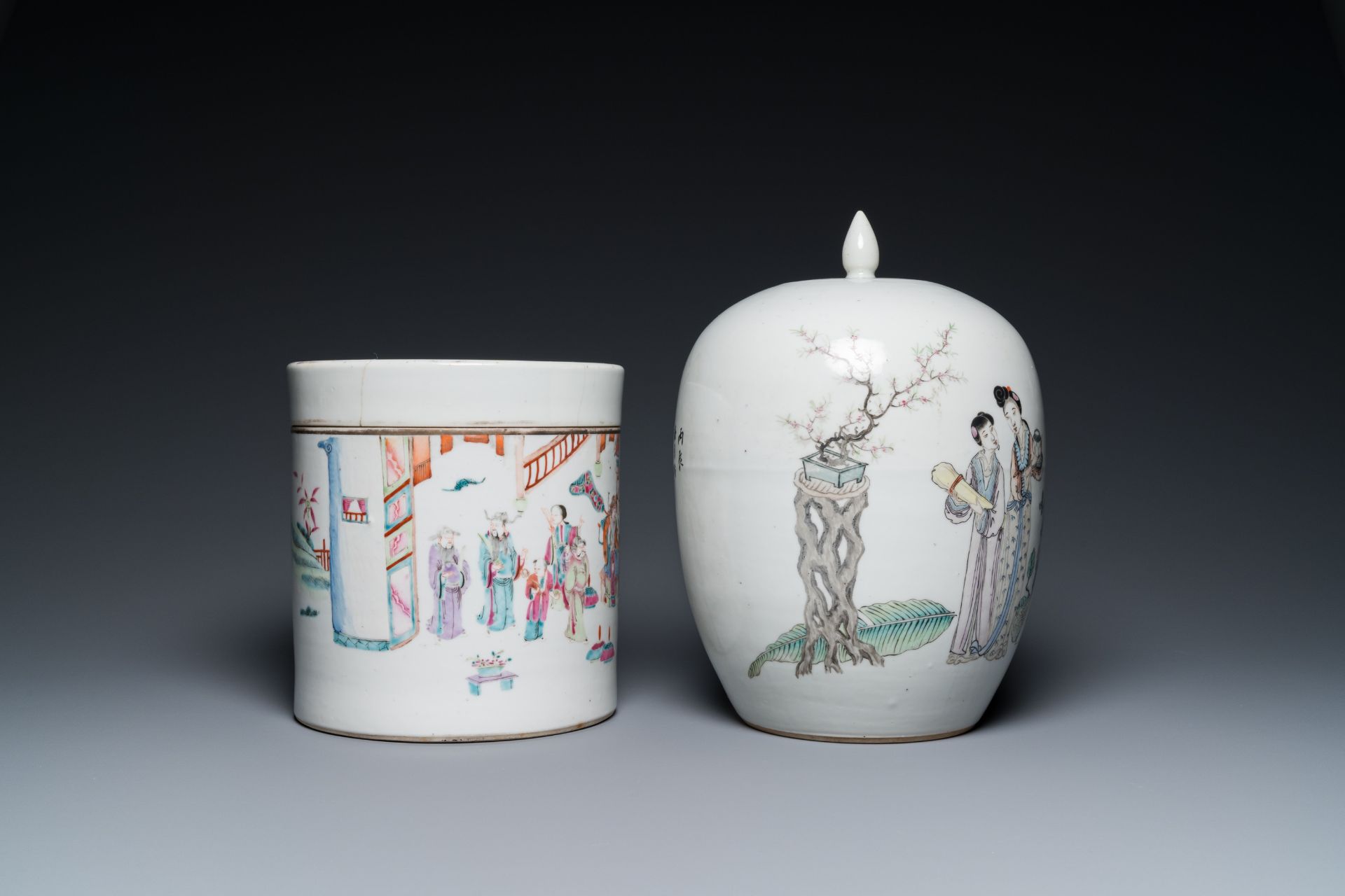 Four Chinese famille rose and qianjiang cai porcelain wares, 19/20th C. - Image 3 of 13