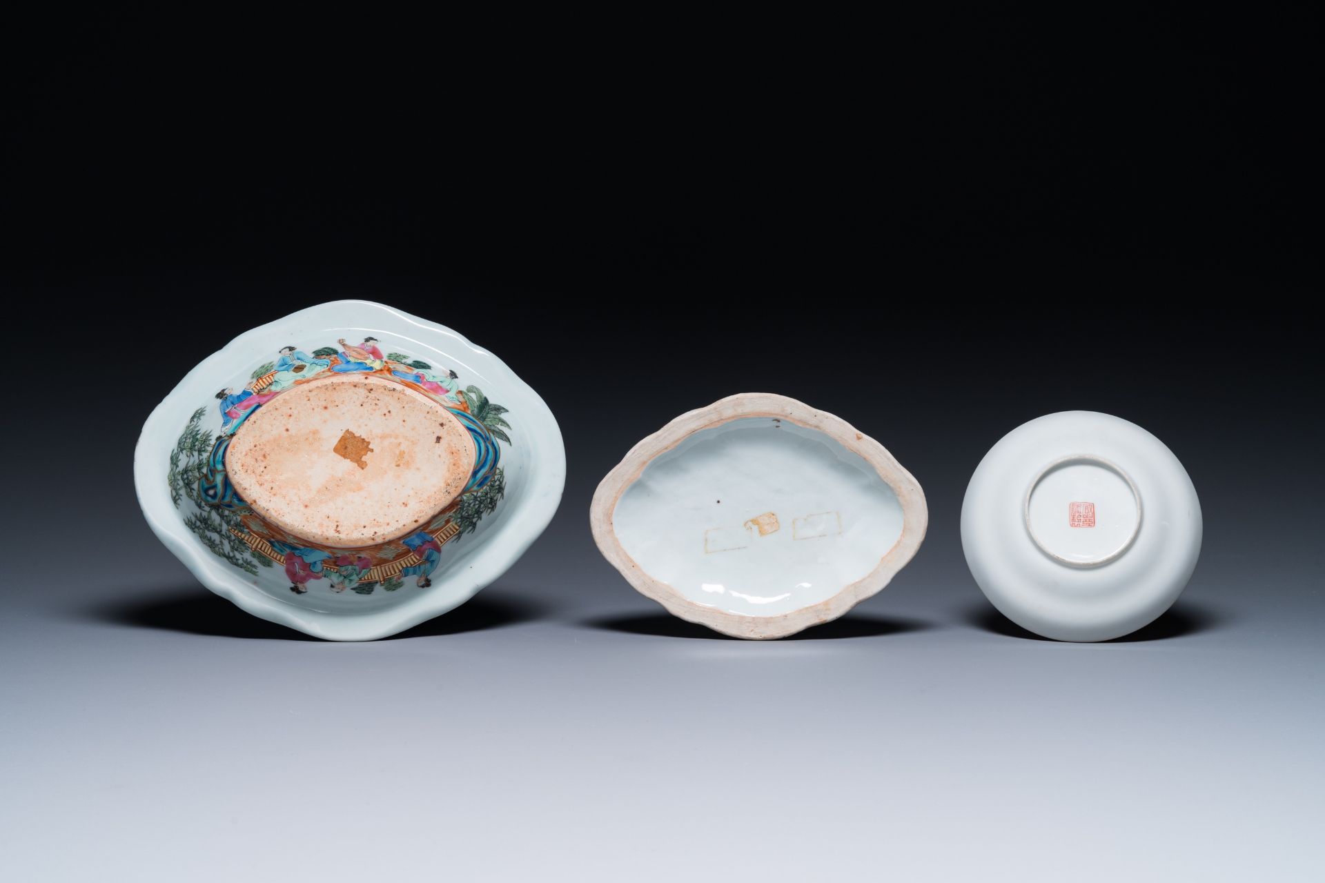 A Chinese Canton famille rose 'Wu Shuang Pu' cup and saucer and a tureen and cover, 19th C. - Image 3 of 10