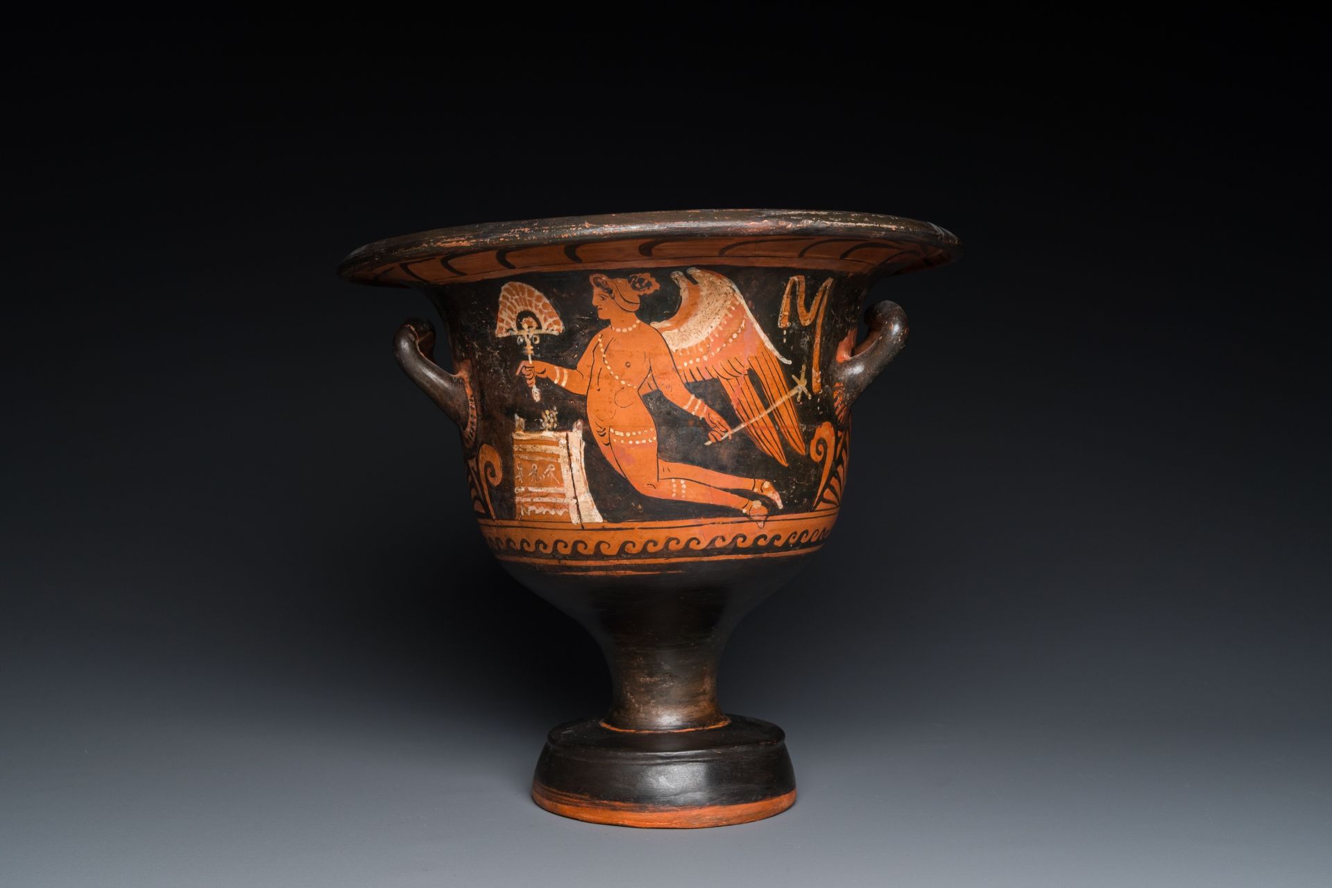 A Greek Apulian red figure bell krater with a winged female and a lady's head, 4th C. b.C. - Image 3 of 6