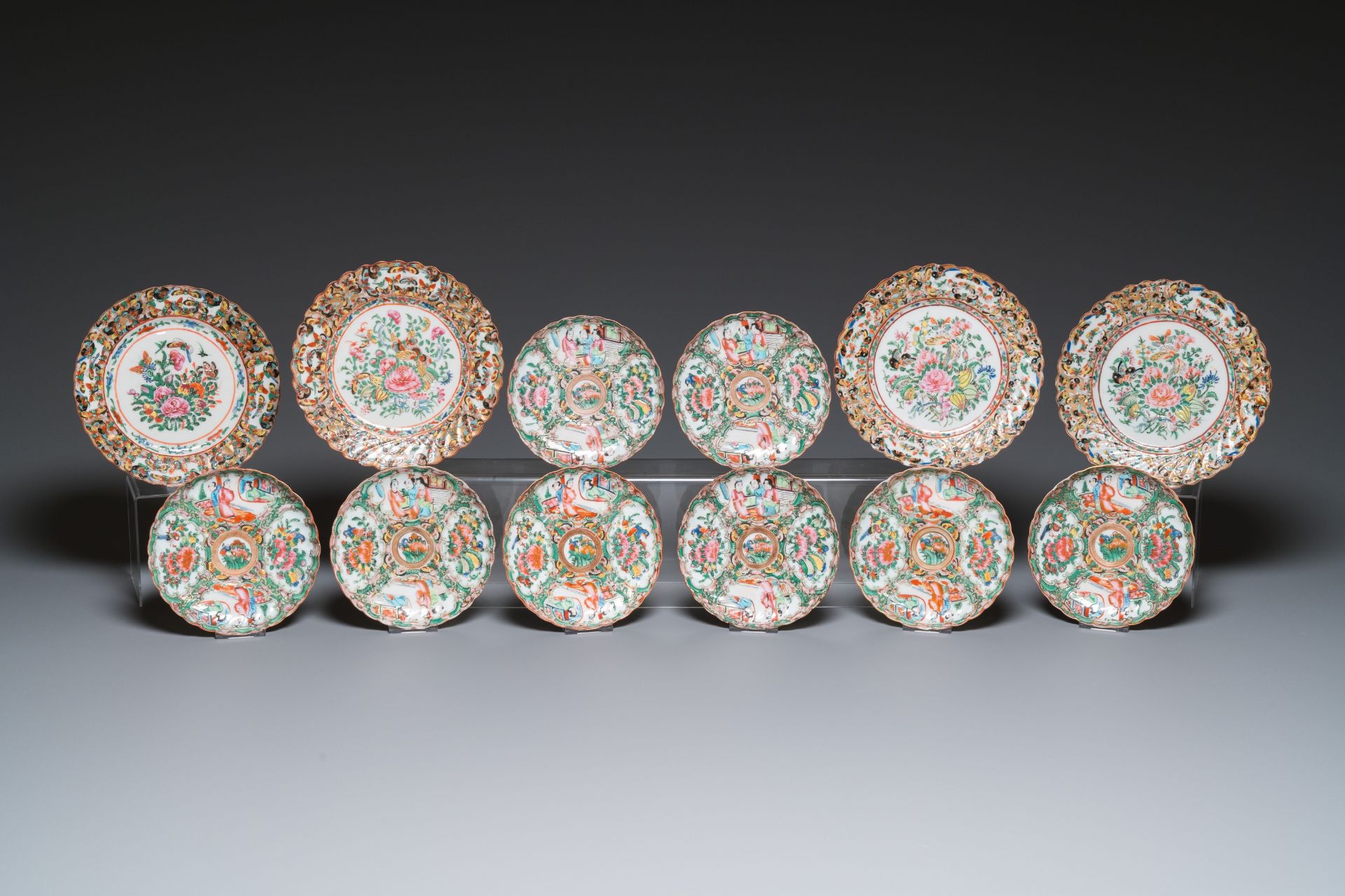 A collection of 28 Chinese Canton famille rose wares, 19th C. - Image 5 of 16