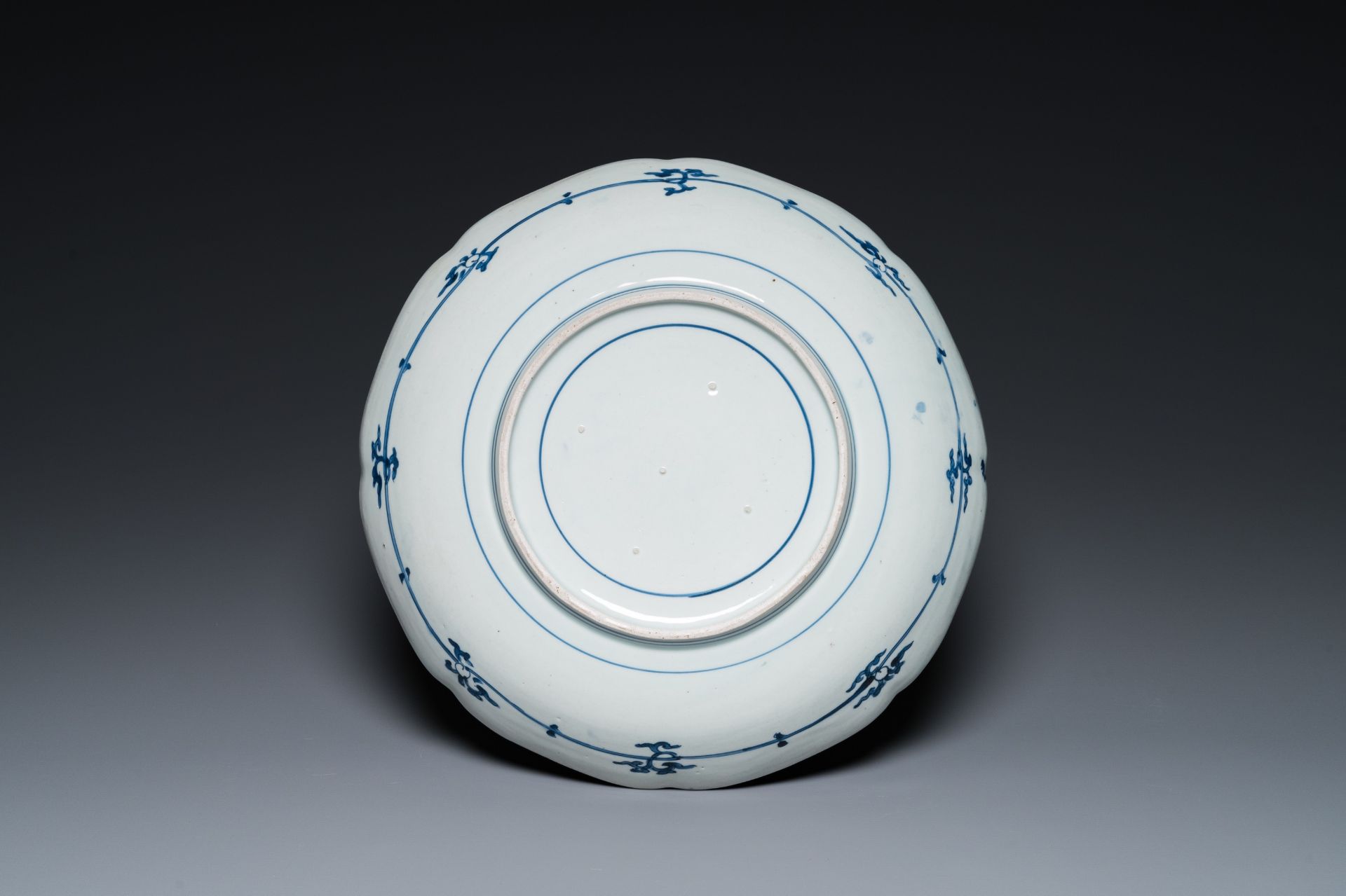 A Japanese Arita blue and white dish, Edo, 18th C. - Image 2 of 2