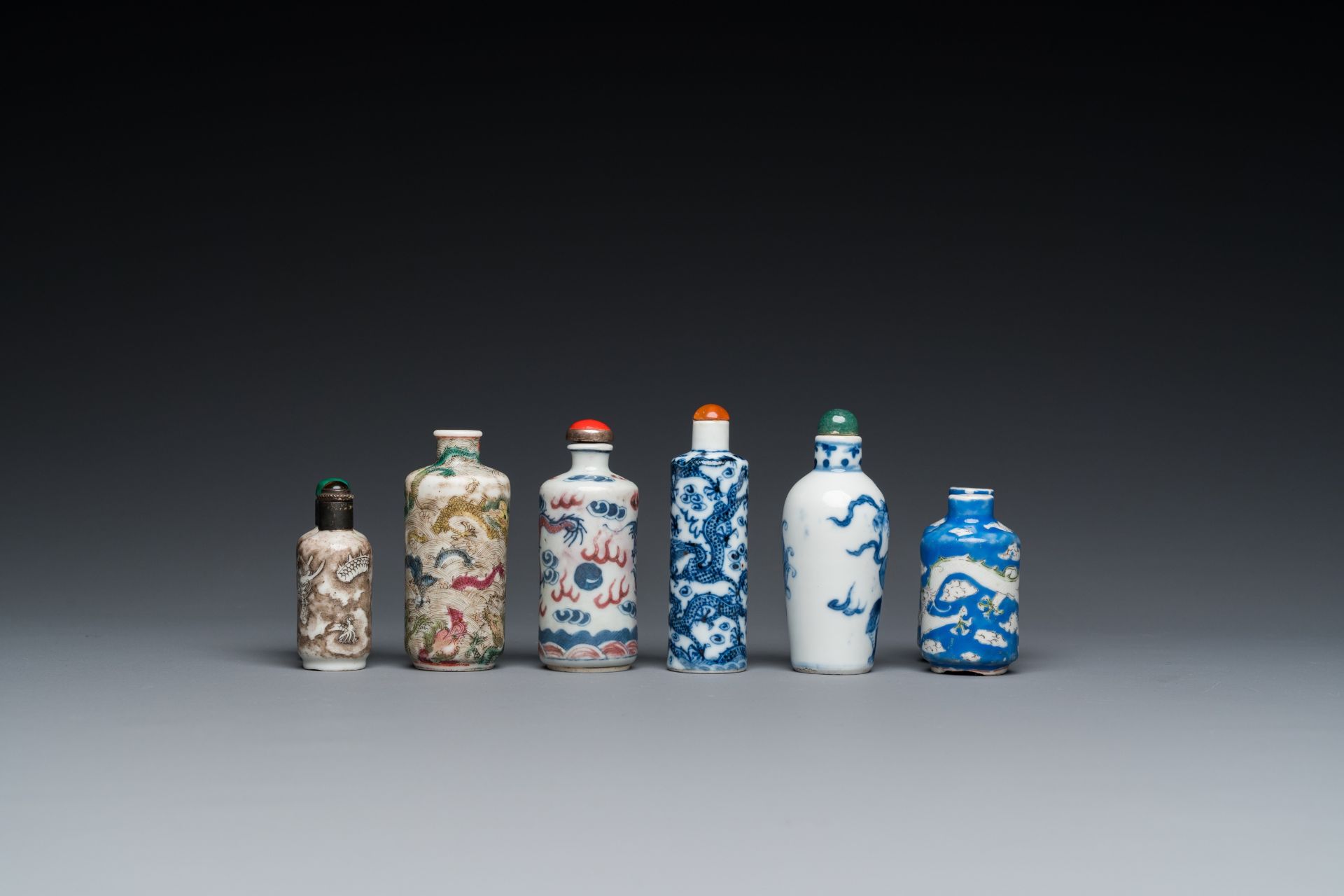 Six Chinese snuff bottles with dragons and Buddhist lions, 19/20th C. - Image 5 of 7