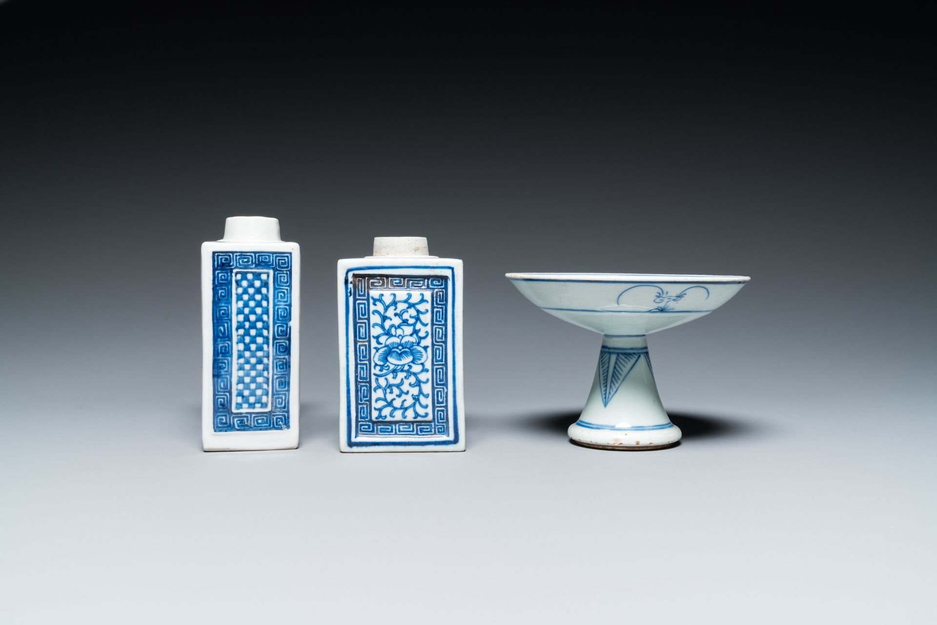 13 pieces of blue and white Chinese porcelain, 18/20th C. - Image 9 of 17
