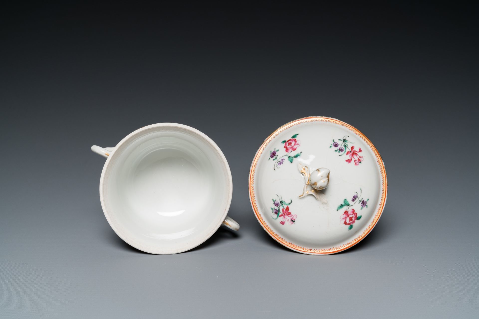 Four pieces of Chinese export porcelain with mythological and romantic subjects, Qianlong - Bild 14 aus 15