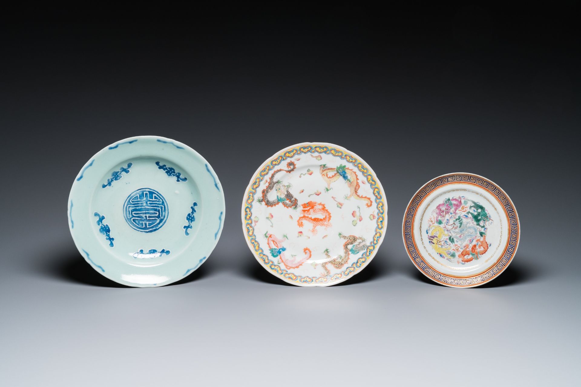 Five various Chinese dishes and a plate, 19/20th C. - Image 4 of 5