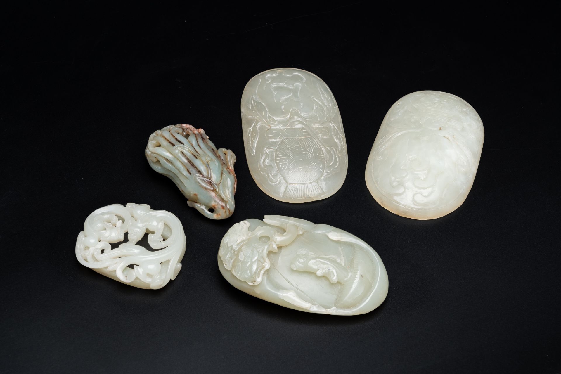 Five Chinese celadon and white jade carvings, 19/20th C. - Image 2 of 8