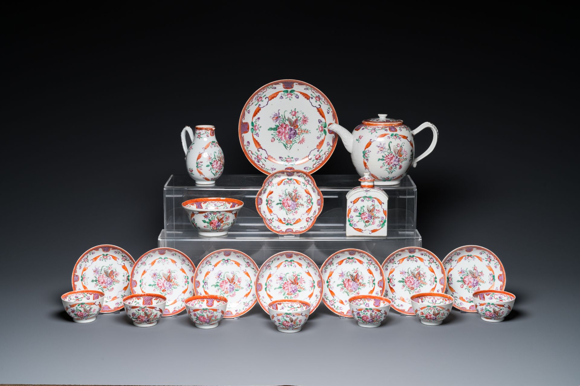 A Chinese famille rose 20-piece tea service with floral design, Qianlong