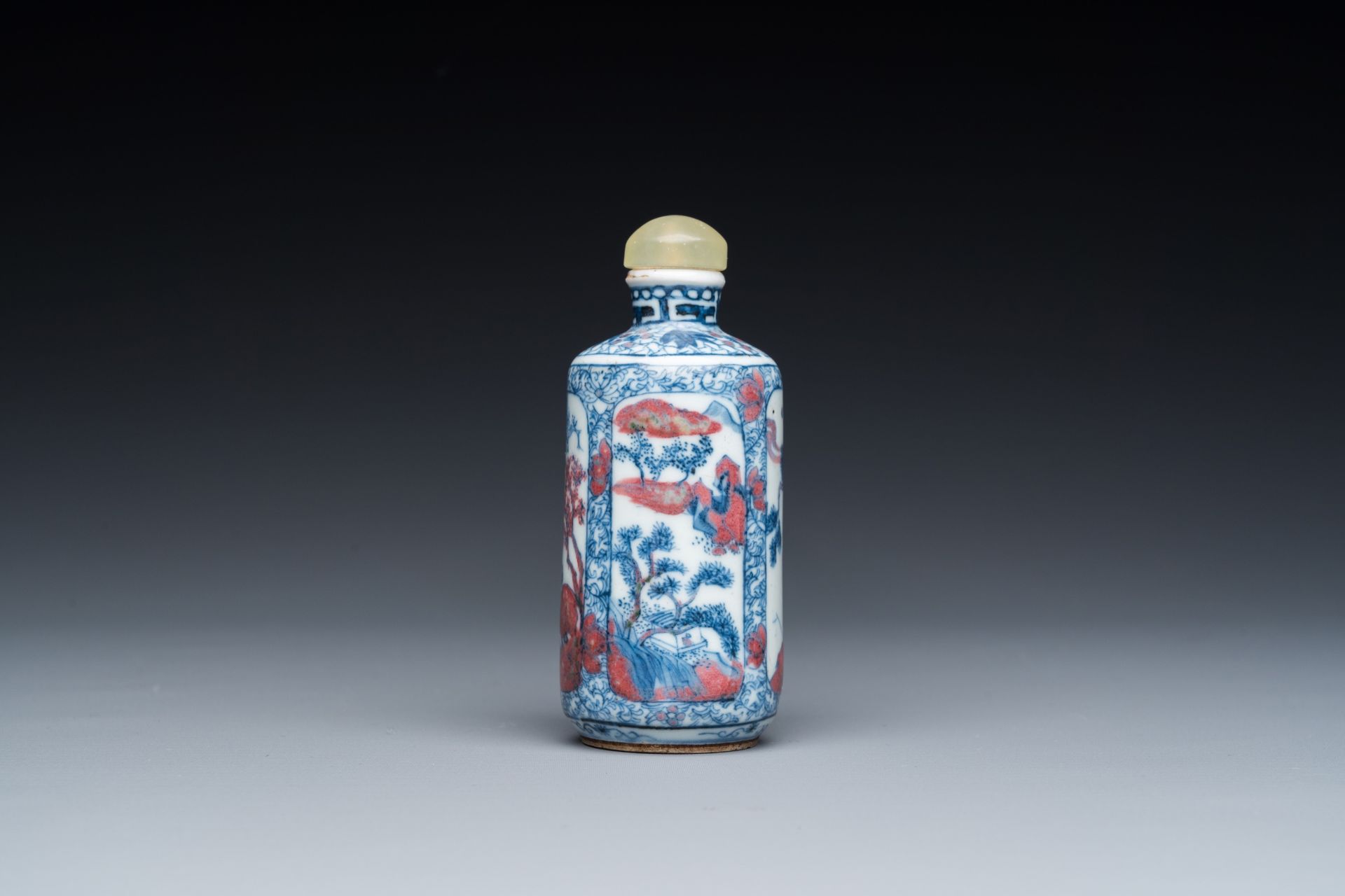 A Chinese blue, white and copper-red snuff bottle, 19th C. - Image 2 of 6