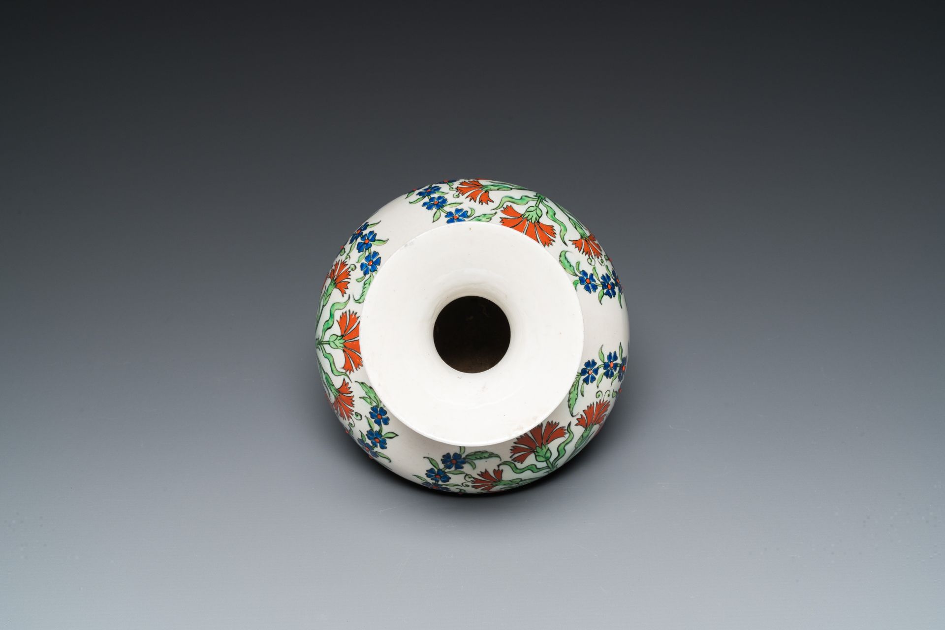 An Iznik-style vase, Samson, France, 19th C. - Image 6 of 6