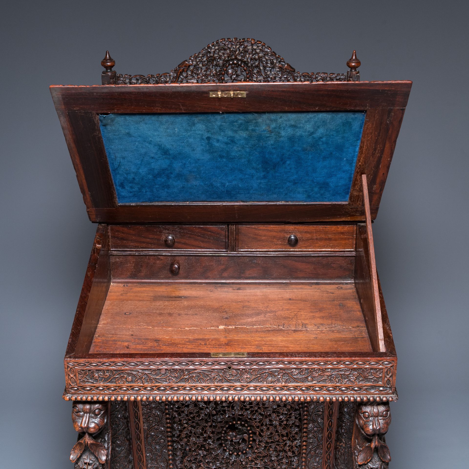 A colonial Anglo-Indian reticulated wooden desk with hidden compartment, 19th C. - Image 22 of 24