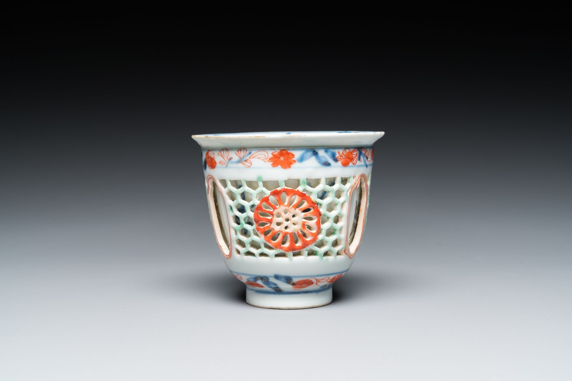 A rare Chinese famille verte double-walled reticulated cup and saucer, Kangxi - Image 5 of 13